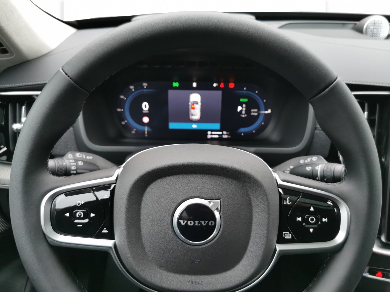 VOLVO XC90 2.0 T8 TE Ultra Dark eAWD-image-18