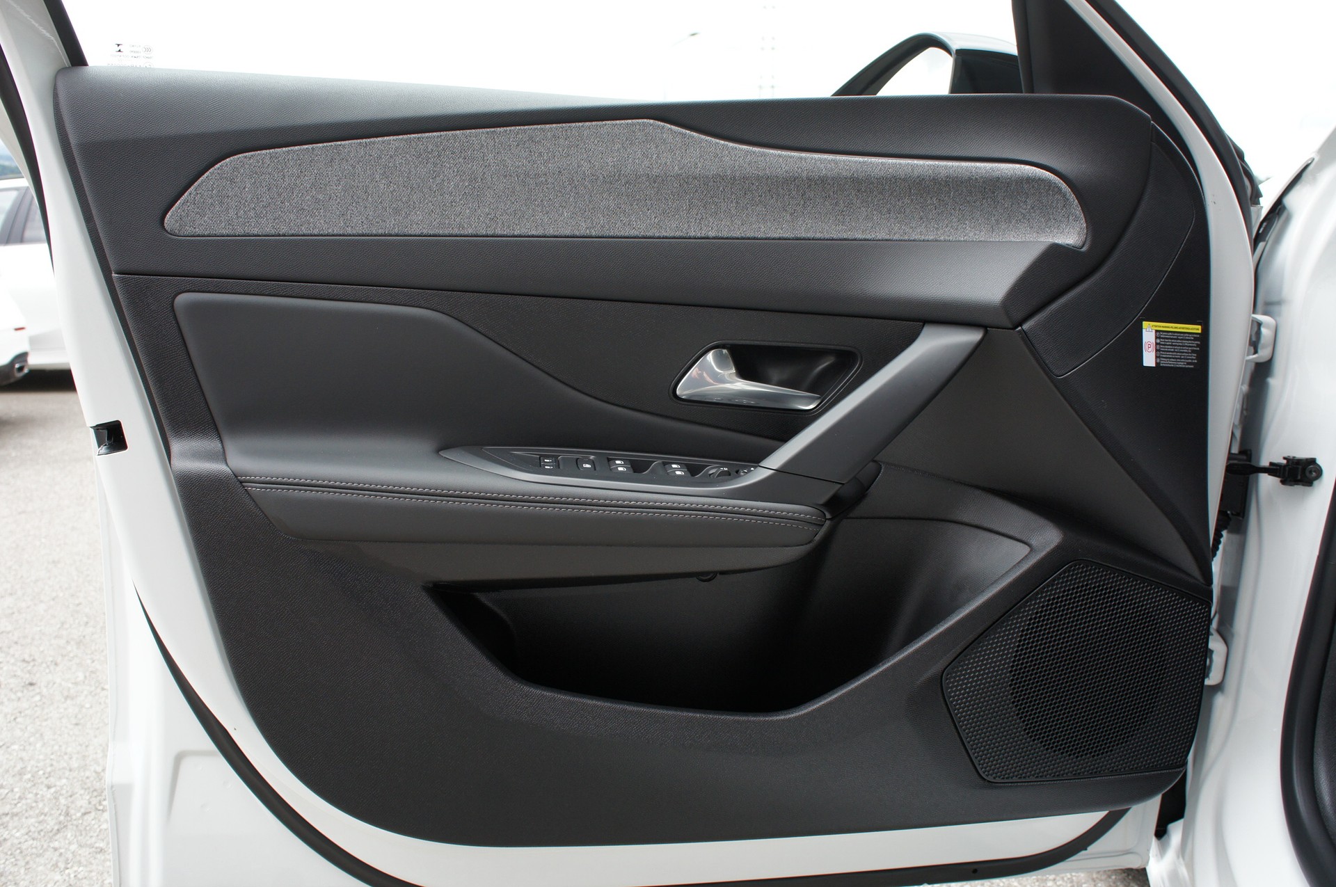 PEUGEOT 308 SW 1.5 BlueHDI Allure Pack EAT8-image-11