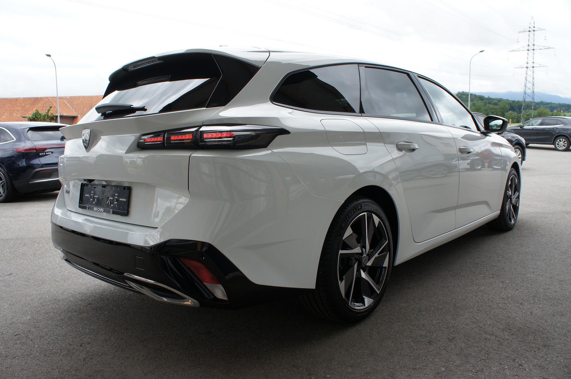 PEUGEOT 308 SW 1.5 BlueHDI Allure Pack EAT8-image-4
