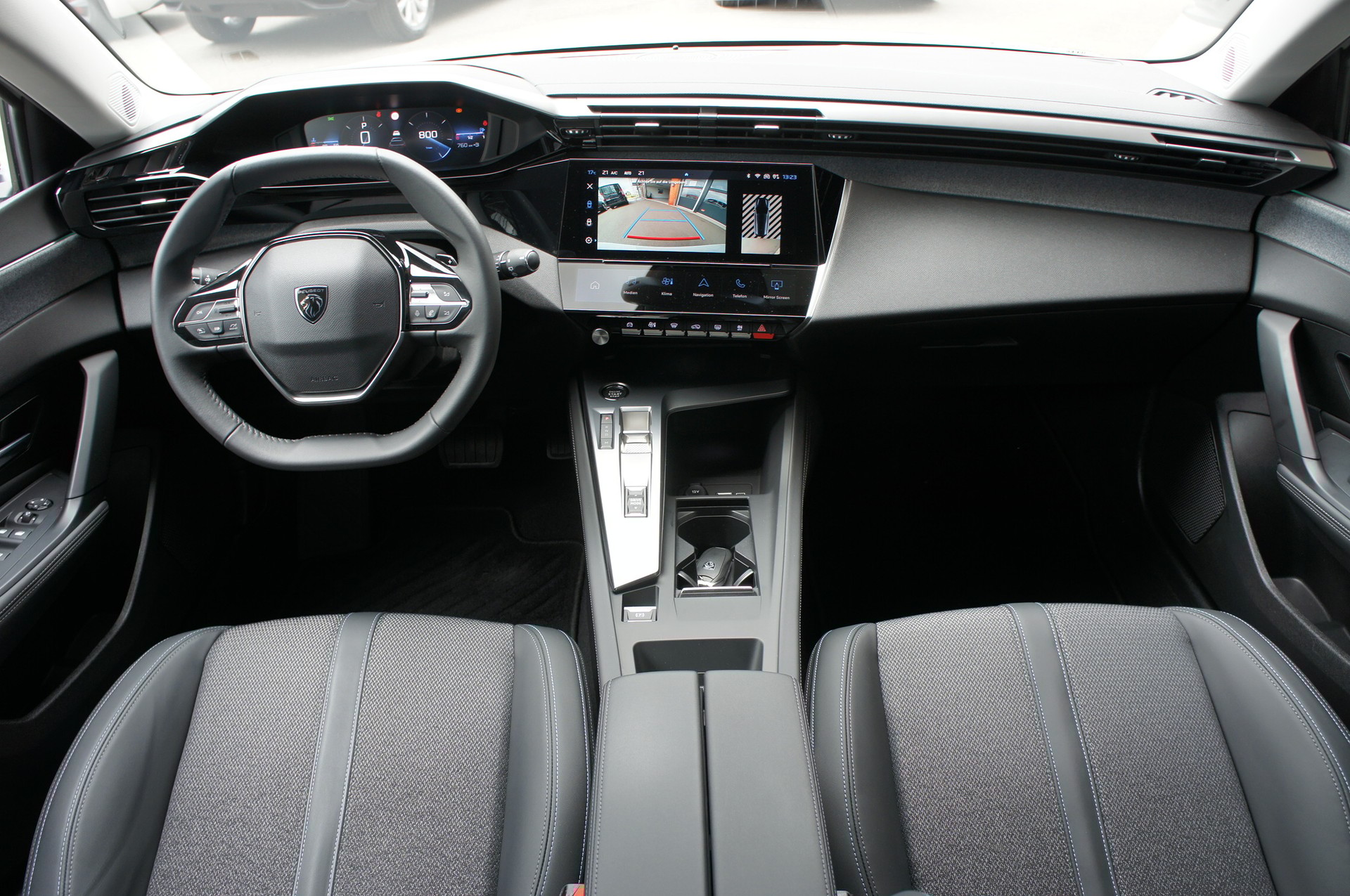 PEUGEOT 308 SW 1.5 BlueHDI Allure Pack EAT8-image-10