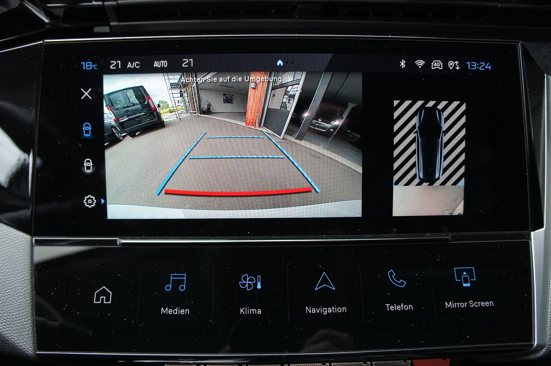 PEUGEOT 308 SW 1.5 BlueHDI Allure Pack EAT8-image-17