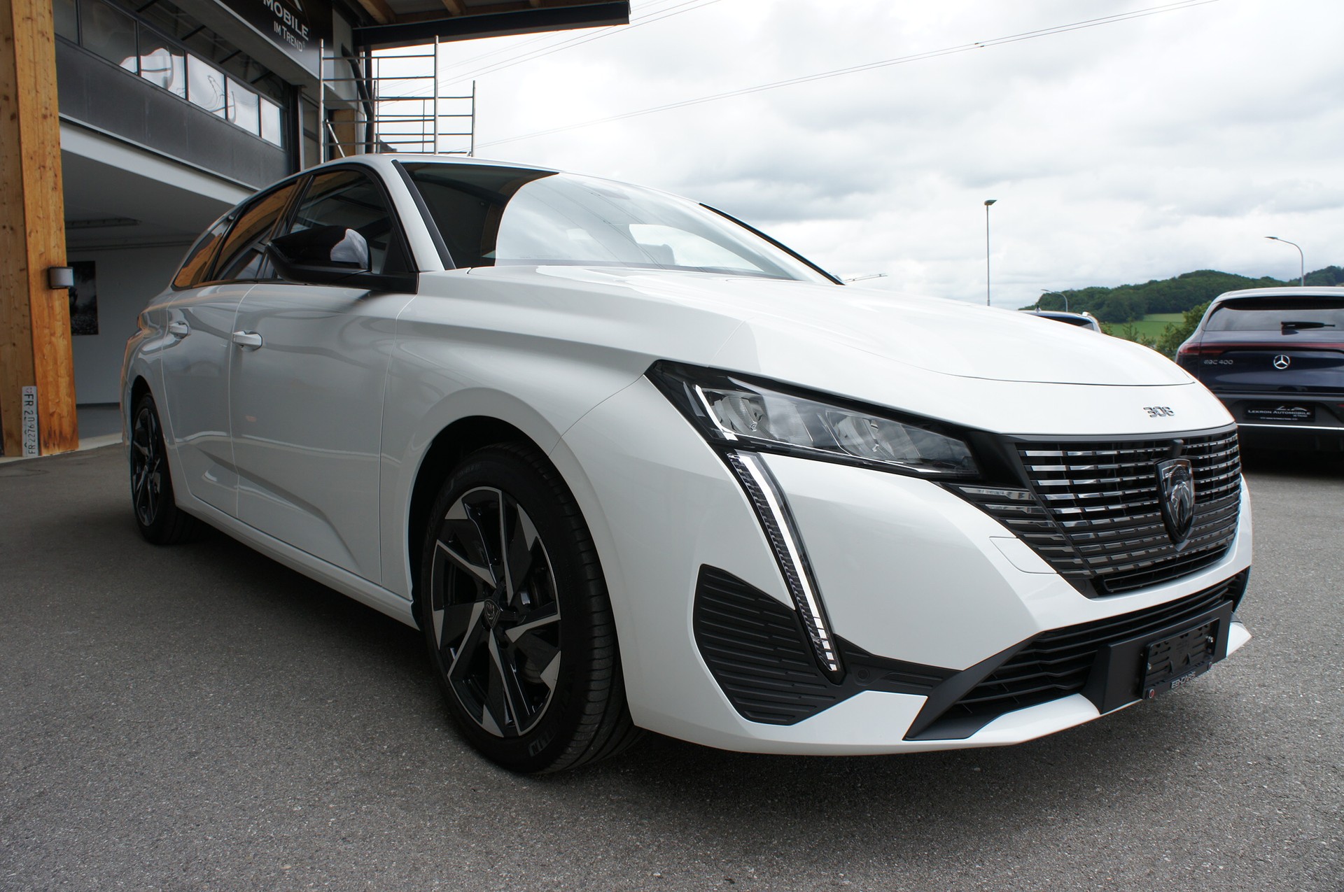 PEUGEOT 308 SW 1.5 BlueHDI Allure Pack EAT8-image-6