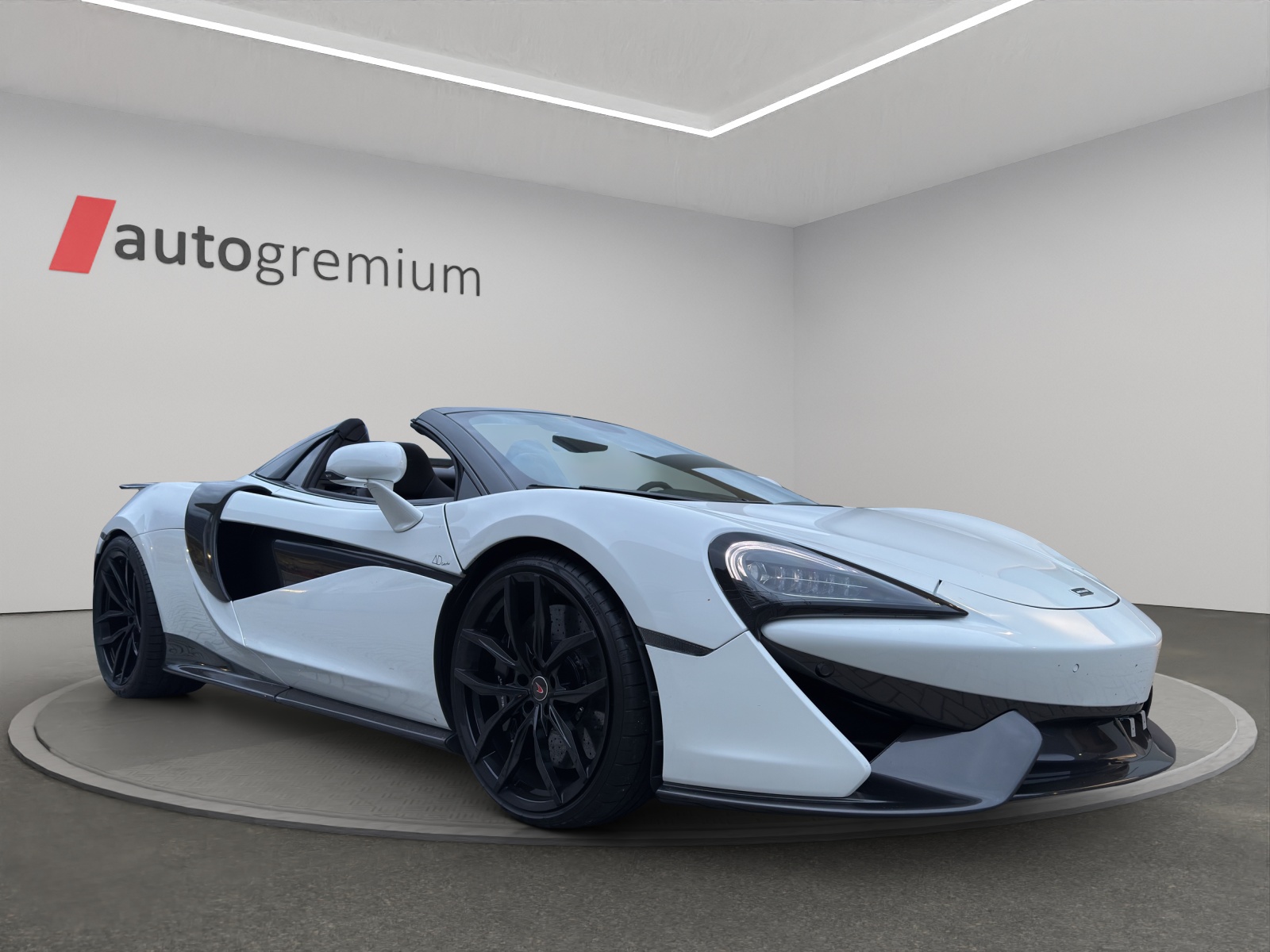 McLAREN 570S Spider 3.8 V8 SSG-showroom-element-2