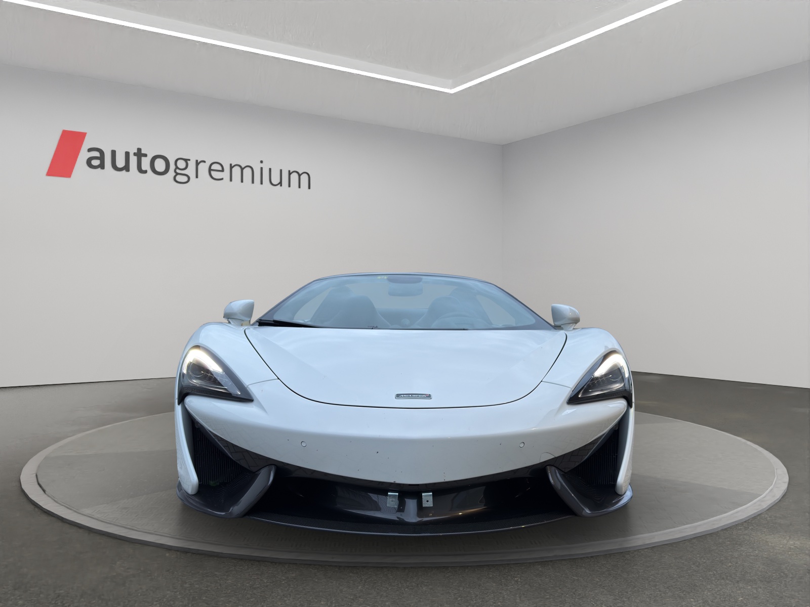 McLAREN 570S Spider 3.8 V8 SSG-showroom-element-1