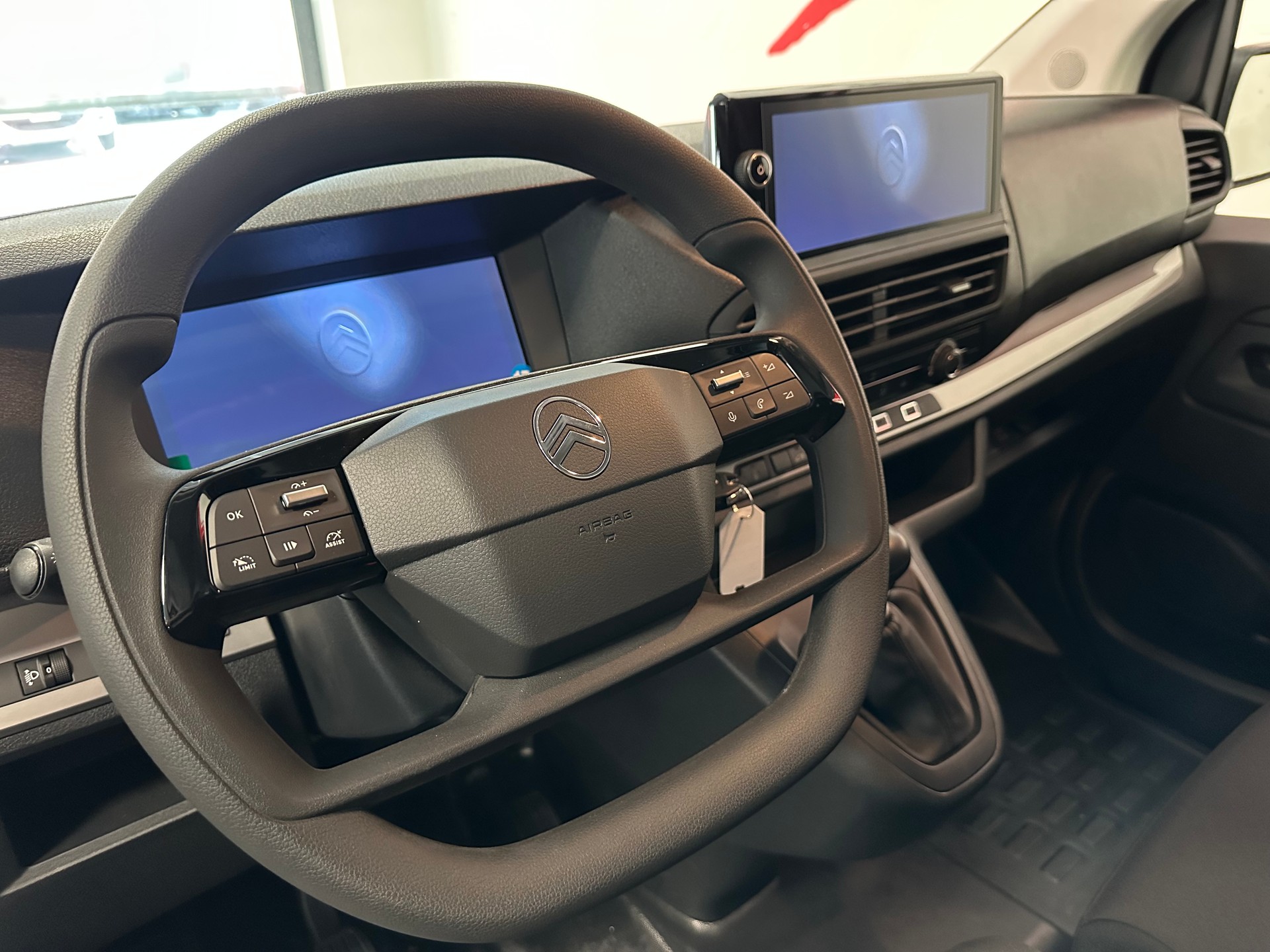CITROEN Jumpy 2.0 BlueHDi 145 S&S M-image-6