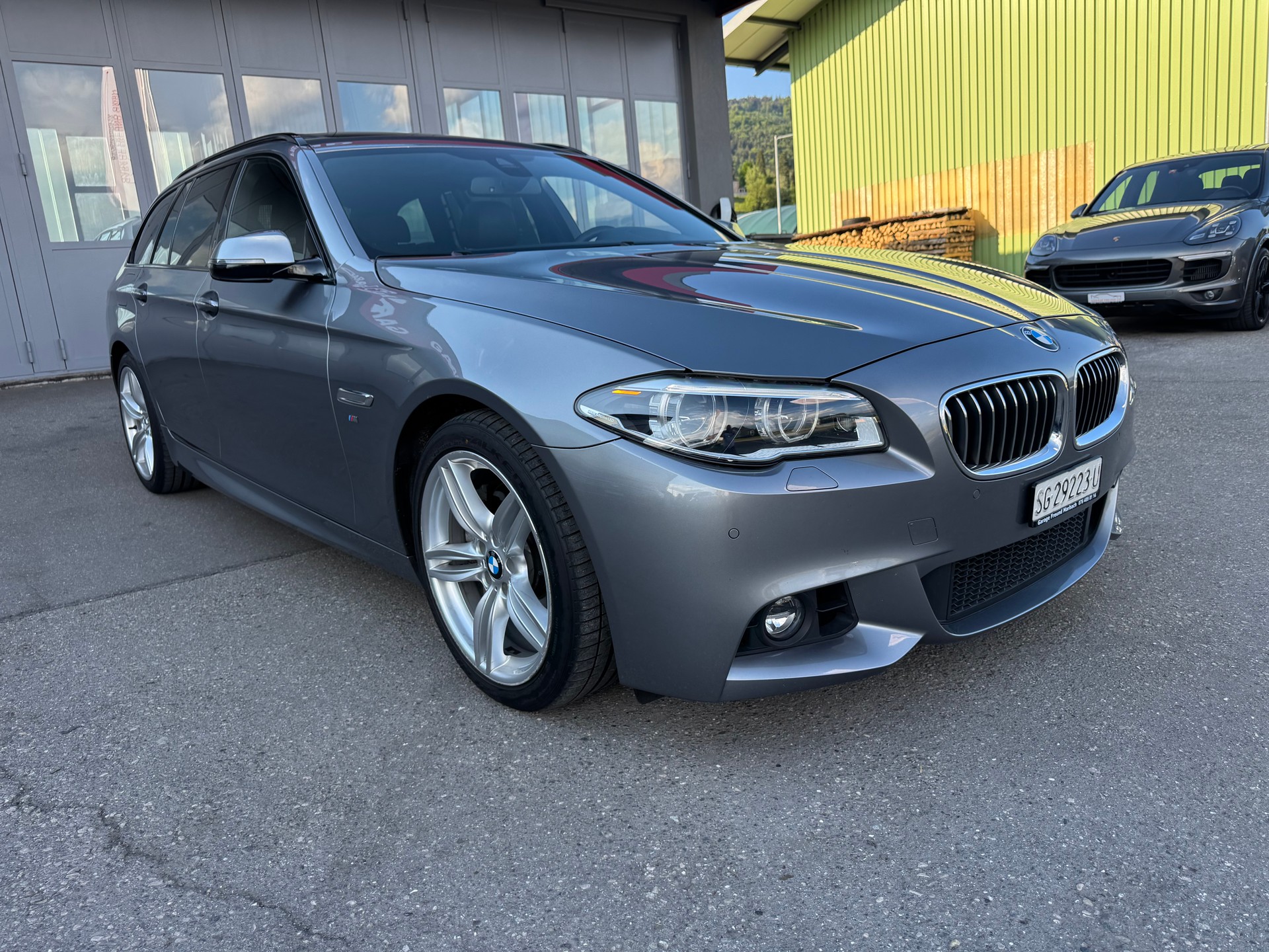 BMW 535d Touring M-Sportpaket xDrive Steptronic-showroom-element-1