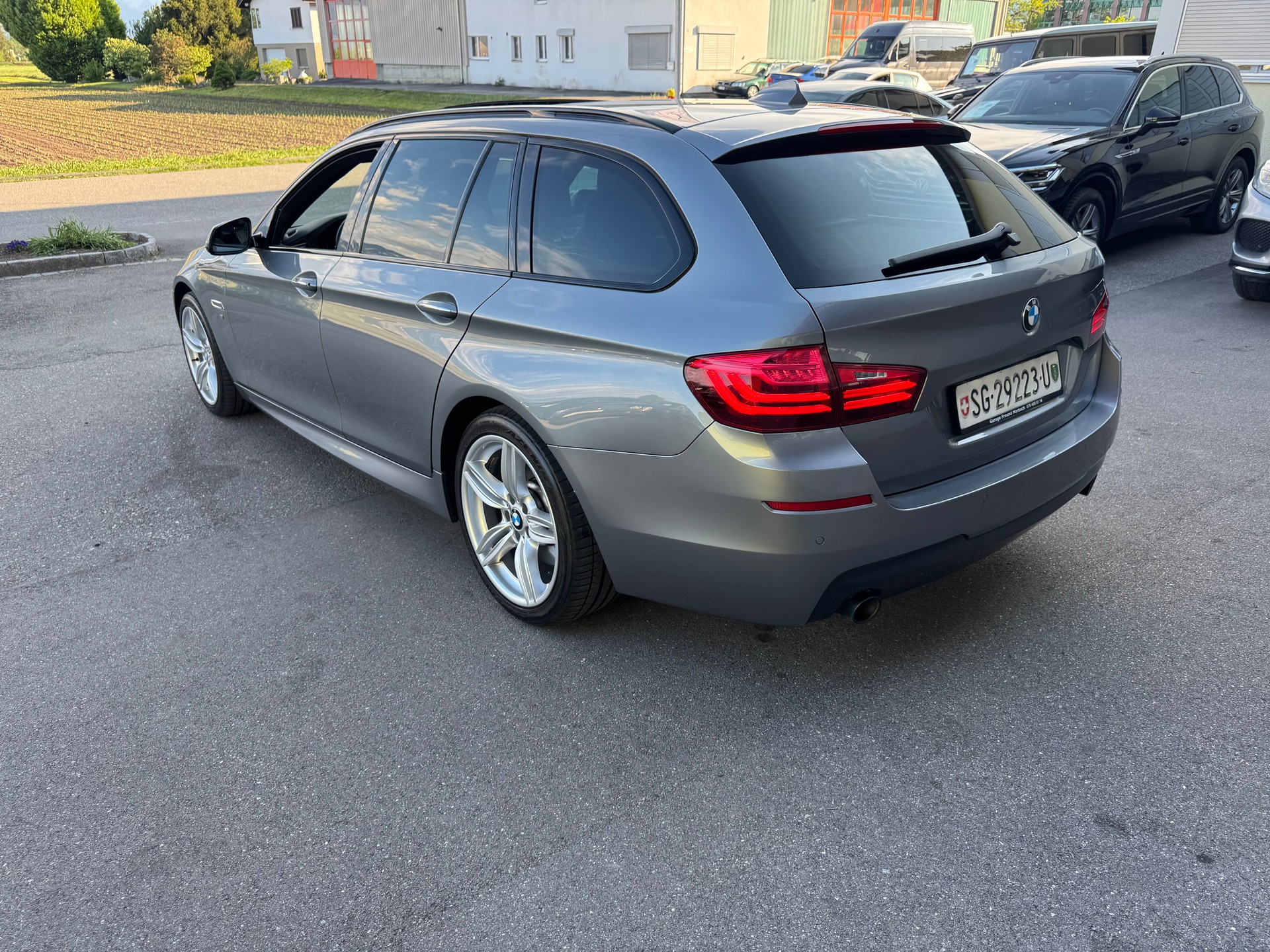BMW 535d Touring M-Sportpaket xDrive Steptronic-showroom-element-3