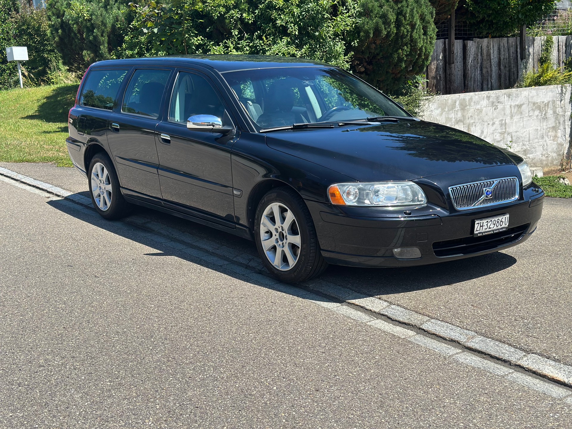 VOLVO V70 2.4 Kinetic-showroom-element-2