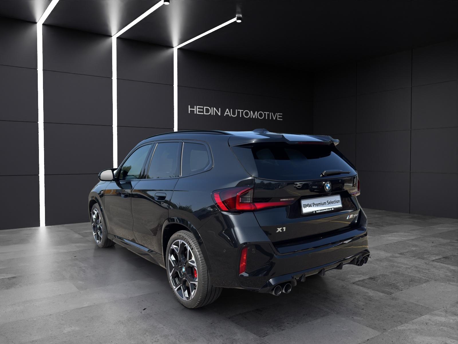 BMW X1 M35i-showroom-element-2