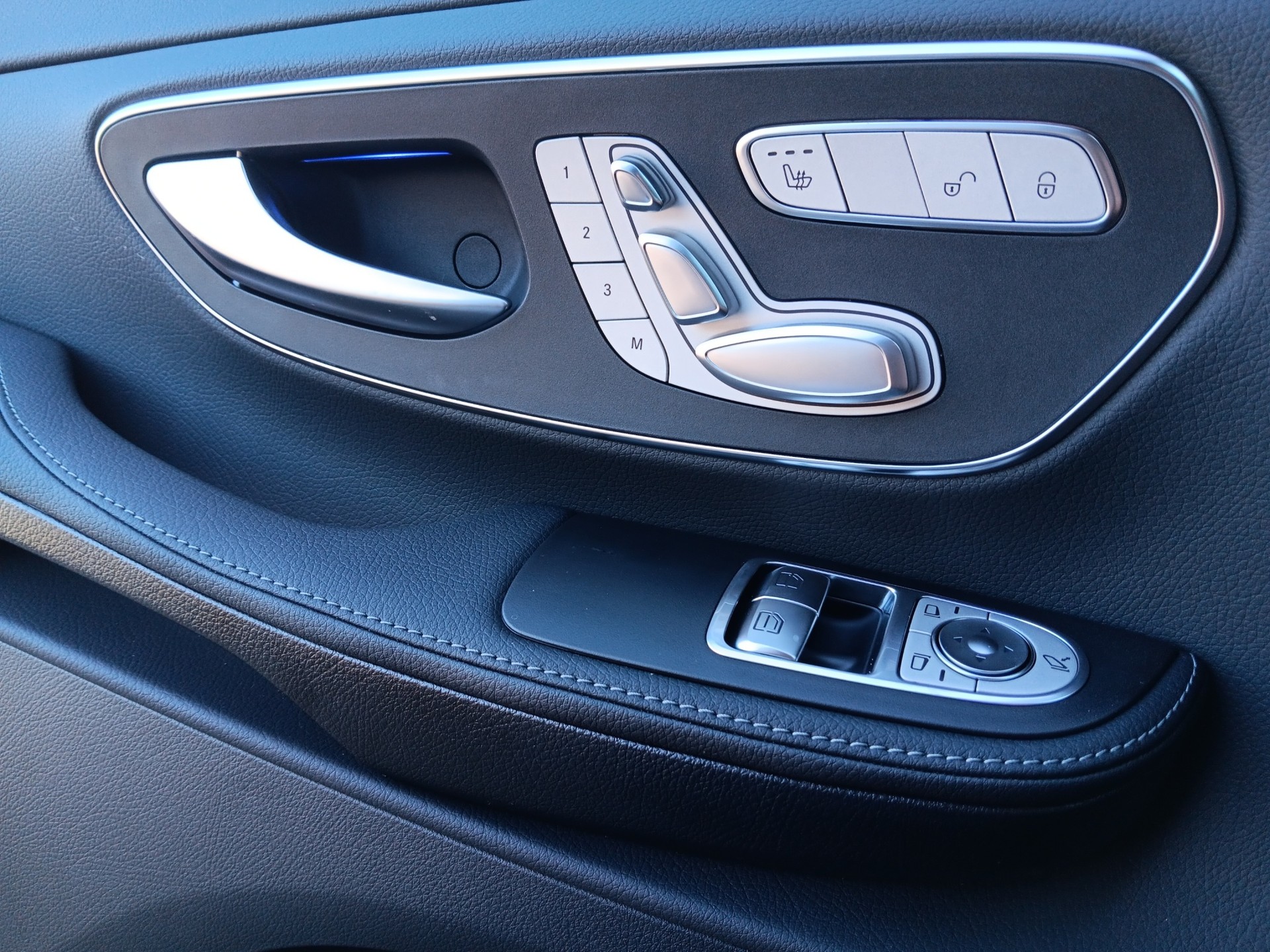 MERCEDES-BENZ V 250 d Avantgarde Extra-lang 9G-Tronic 4M-image-10