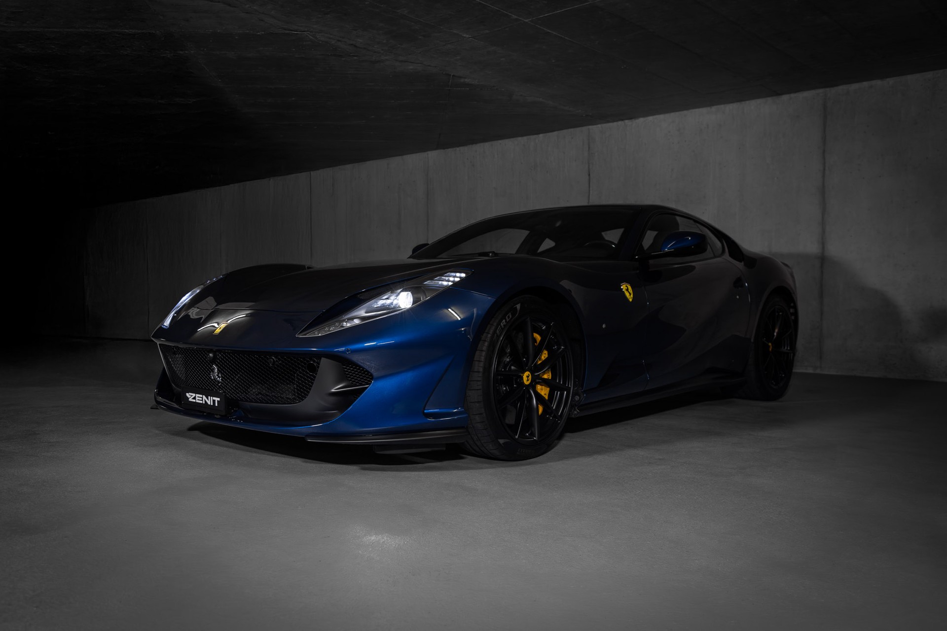 FERRARI 812 Superfast-image-8
