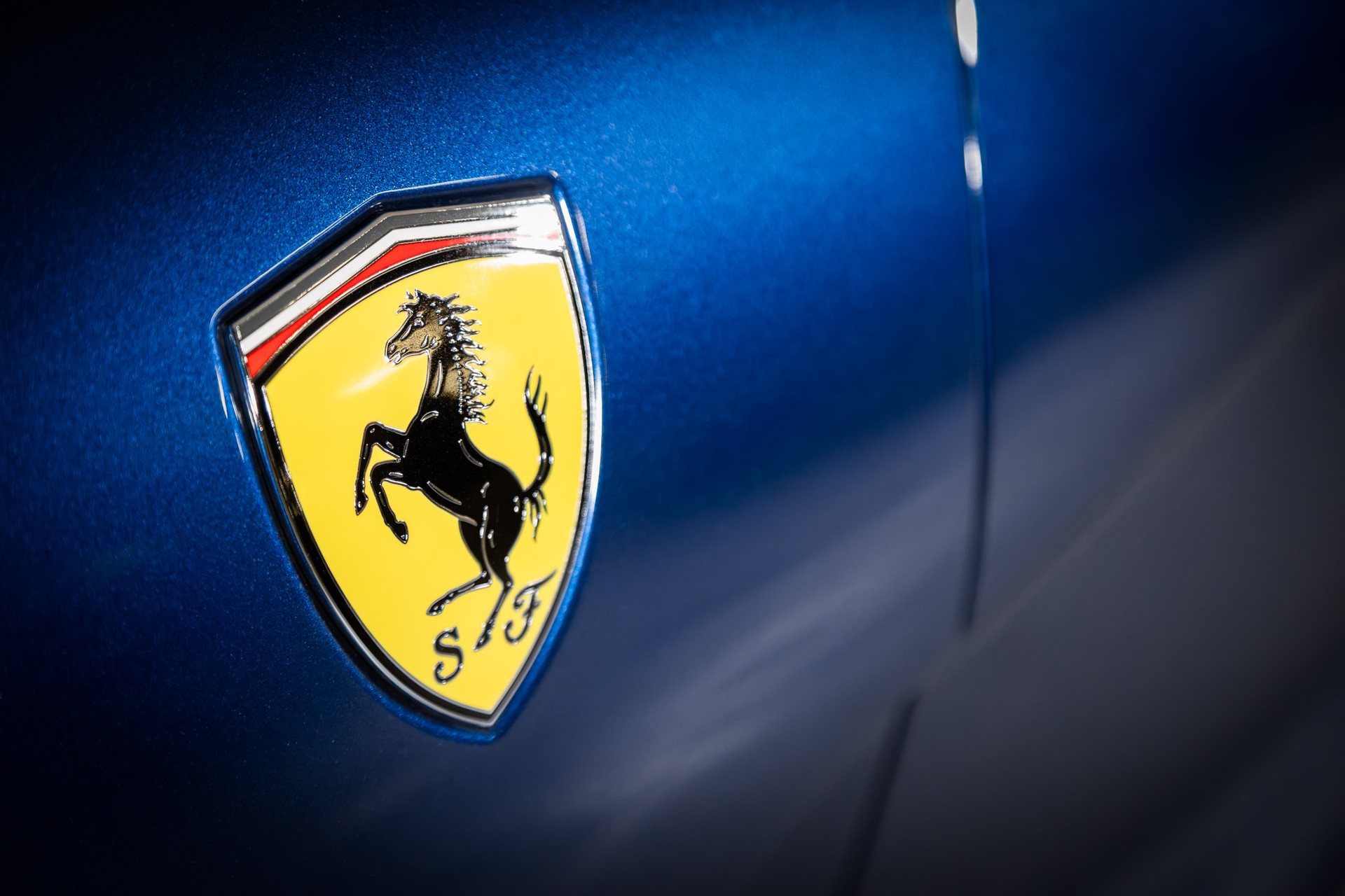 FERRARI 812 Superfast-image-29