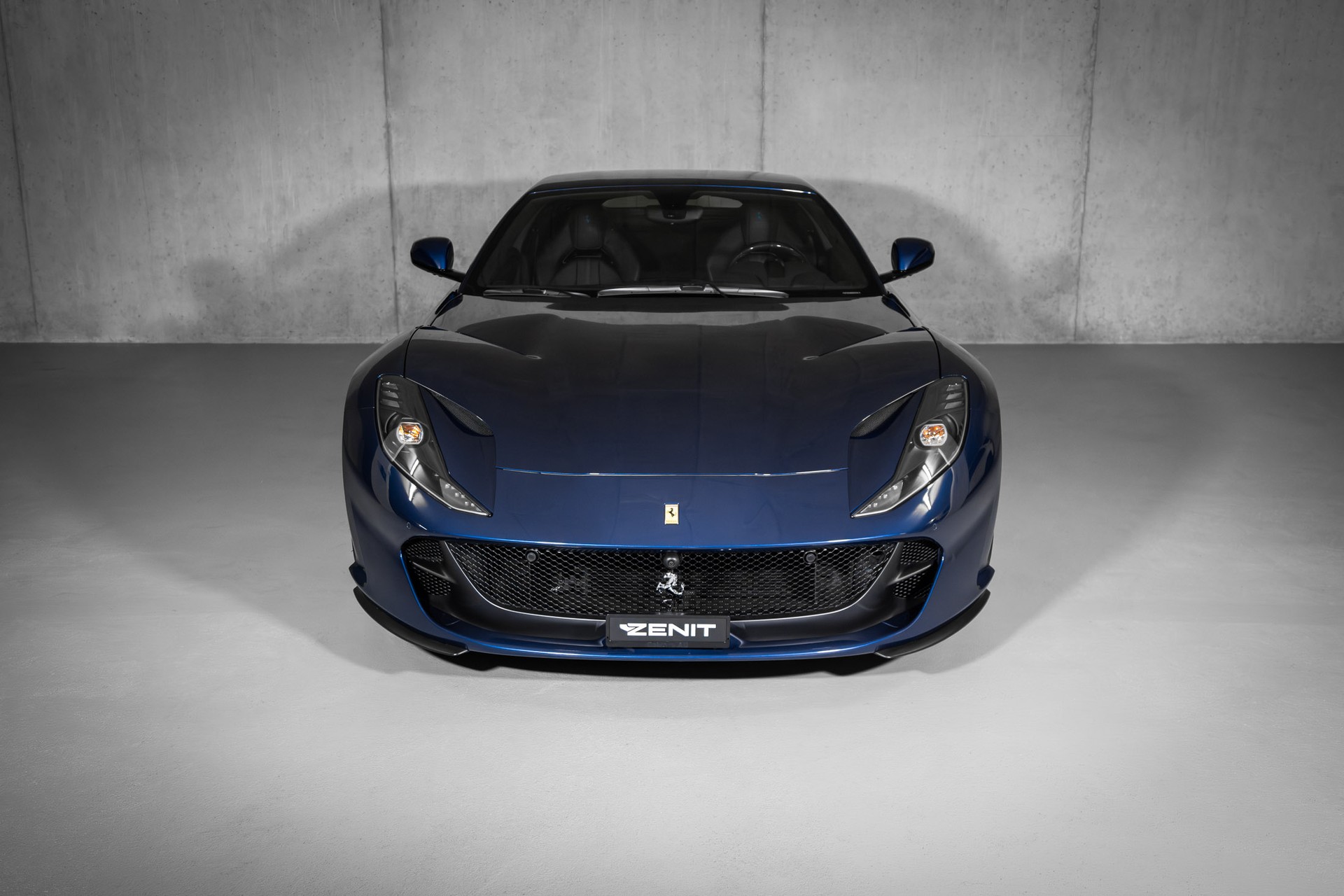 FERRARI 812 Superfast-image-5