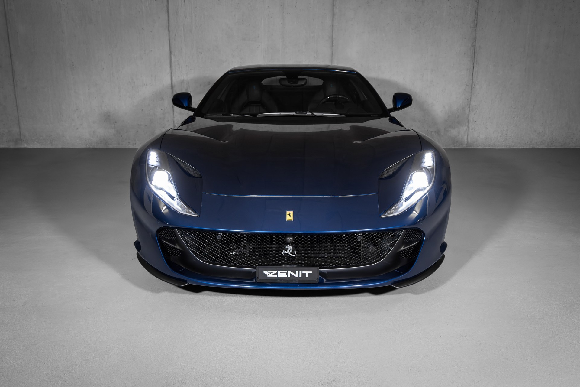 FERRARI 812 Superfast-image-6