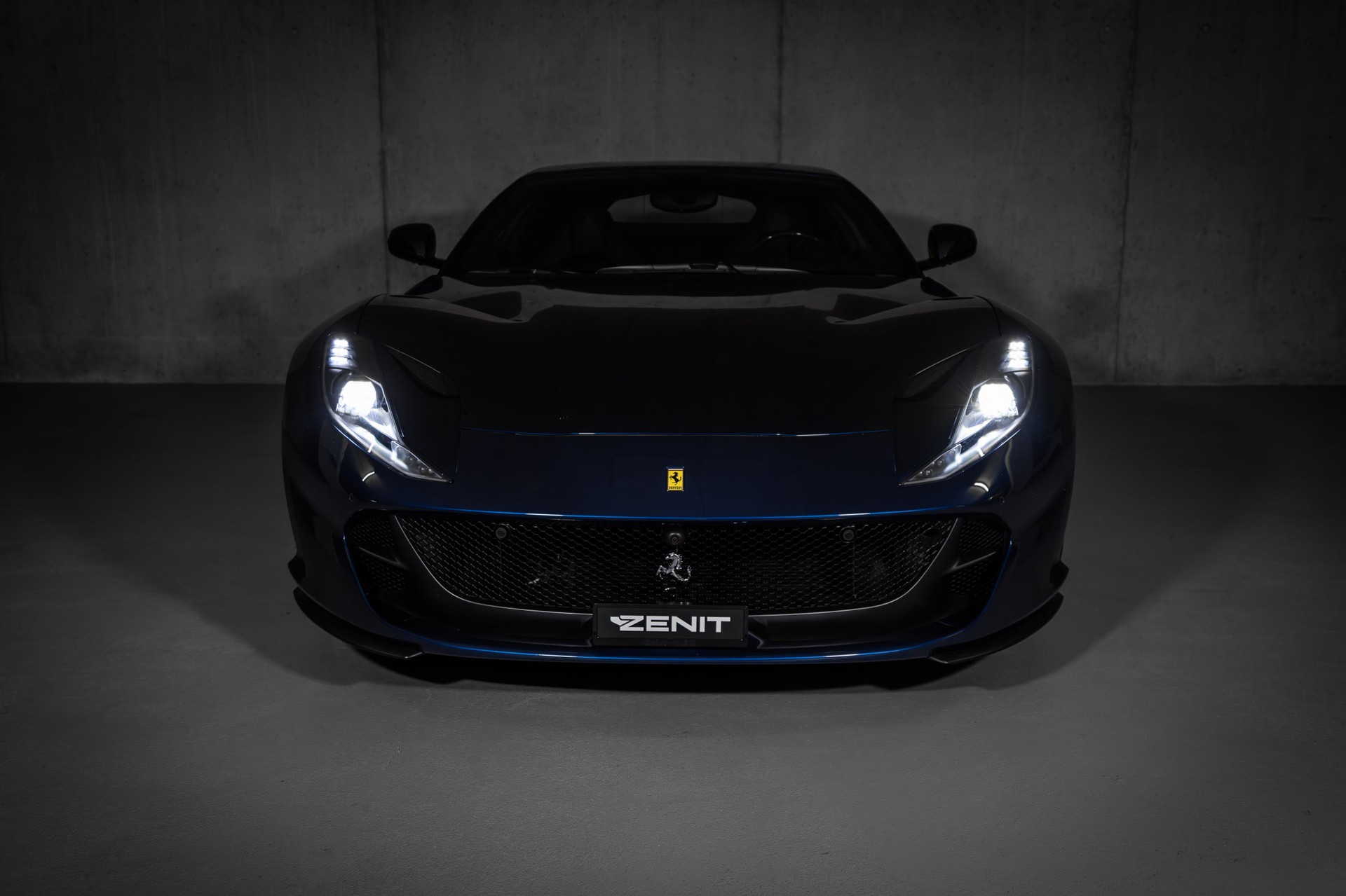 FERRARI 812 Superfast-image-7