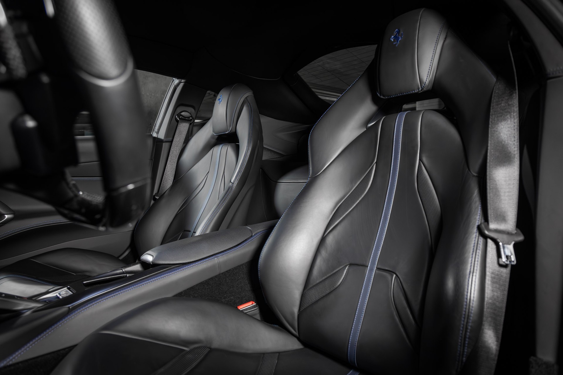 FERRARI 812 Superfast-image-26