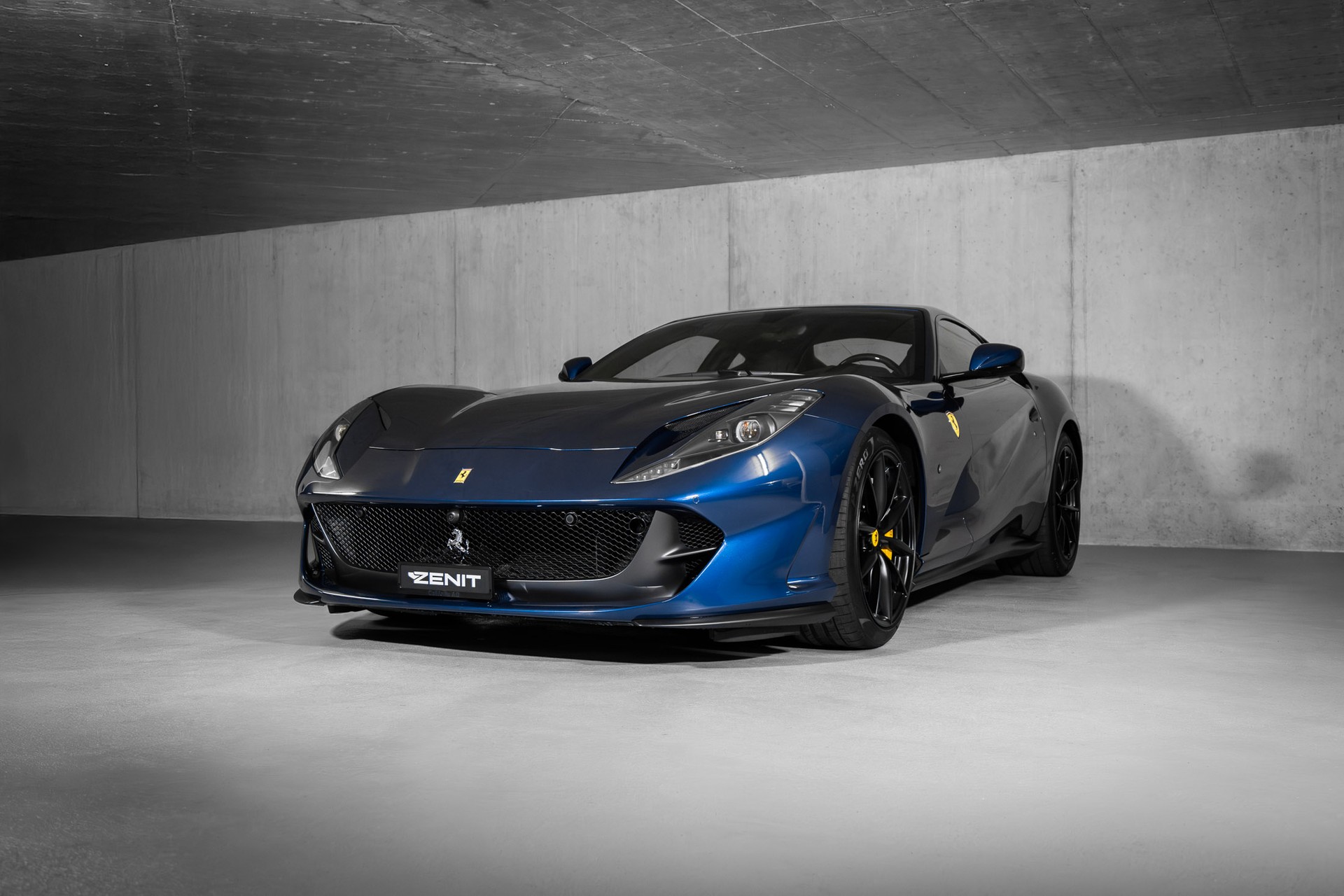 FERRARI 812 Superfast-image-10