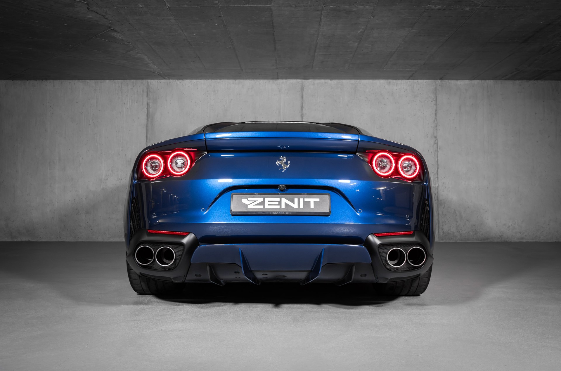 FERRARI 812 Superfast-image-16