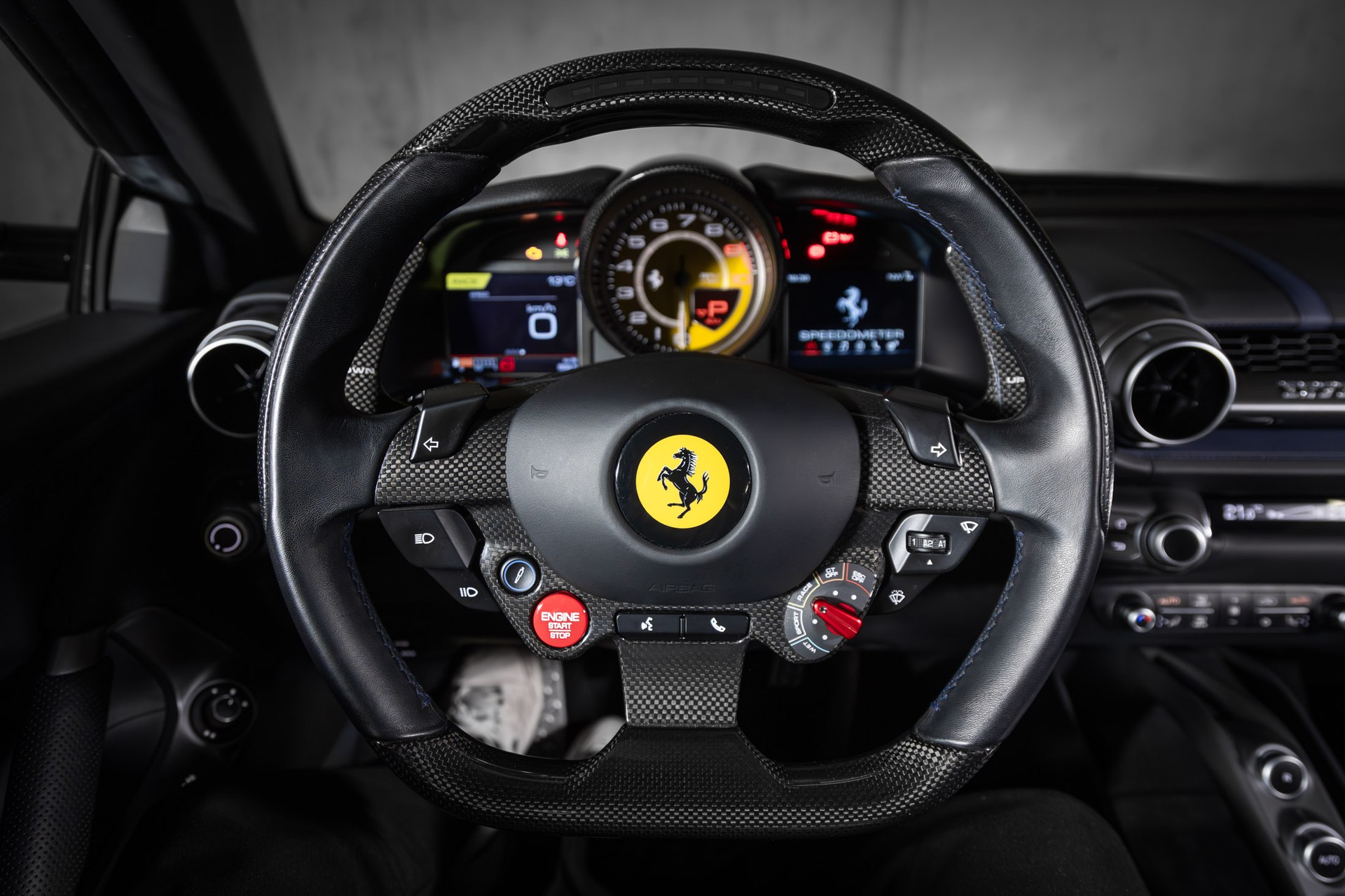 FERRARI 812 Superfast-image-22