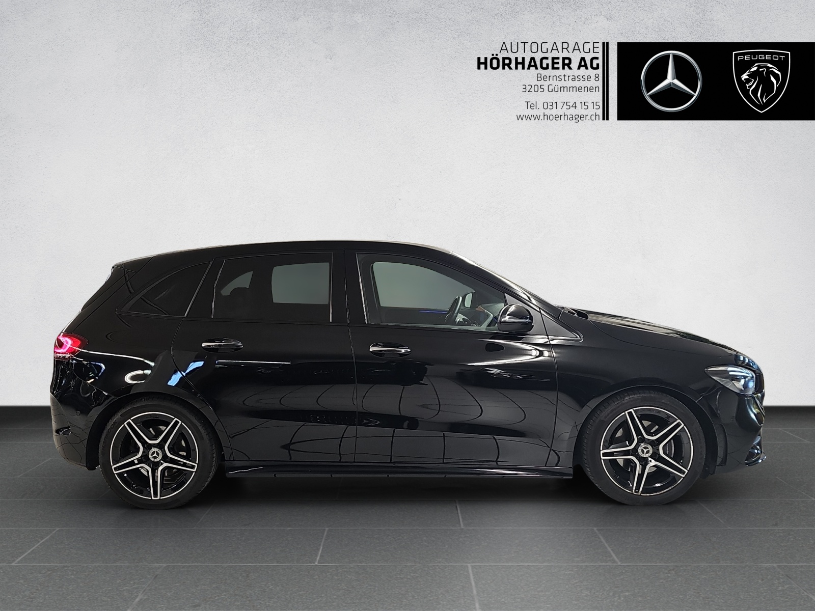 MERCEDES-BENZ B 200 AMG Line 7G-DCT-showroom-element-2
