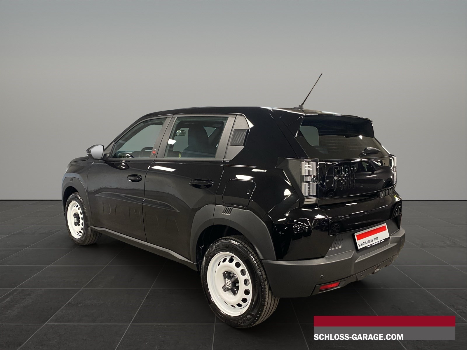 FIAT GRANDE PANDA Red-showroom-element-2