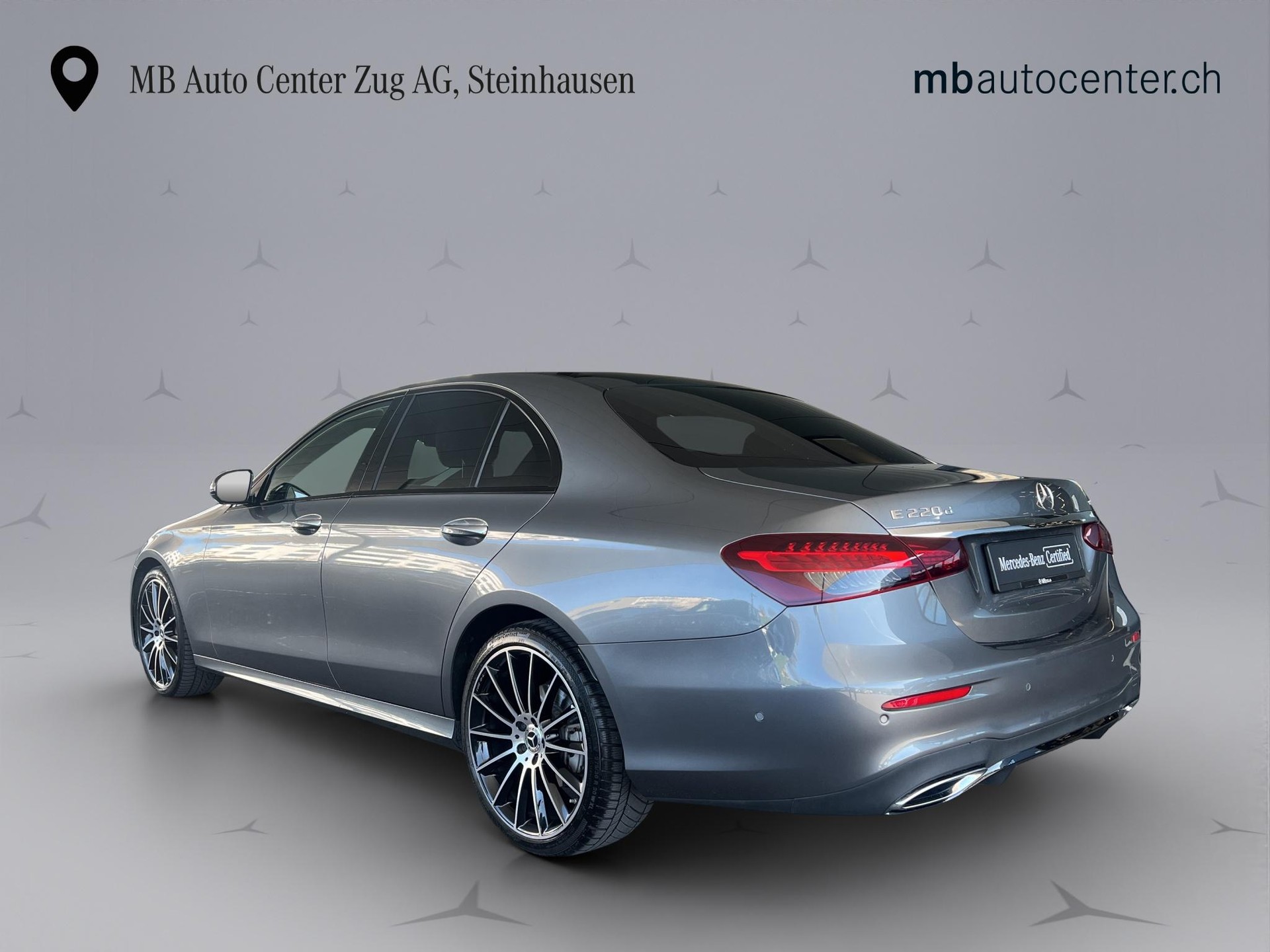 MERCEDES-BENZ E 220 d AMG Line 4matic-showroom-element-3