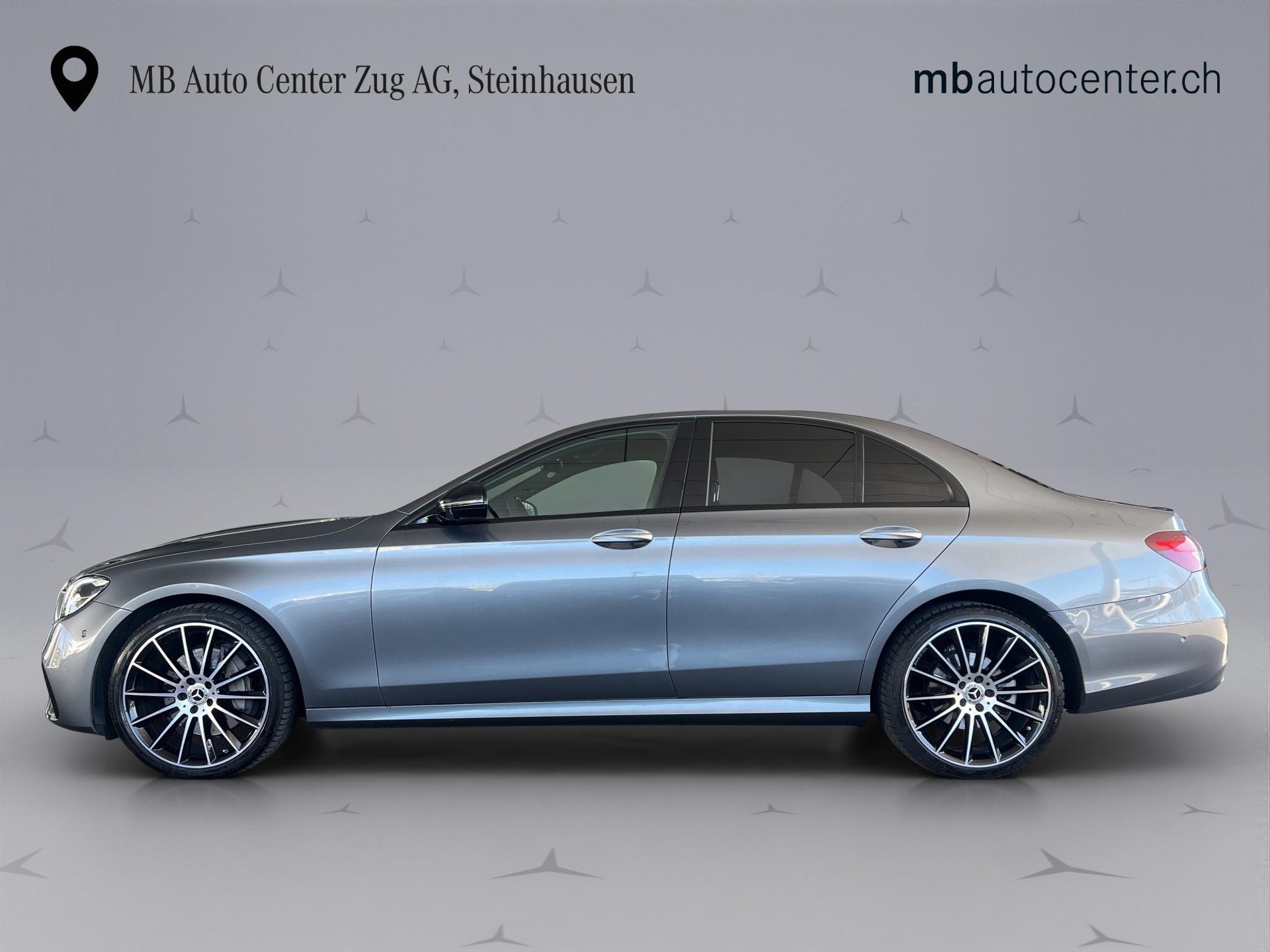 MERCEDES-BENZ E 220 d AMG Line 4matic-showroom-element-2
