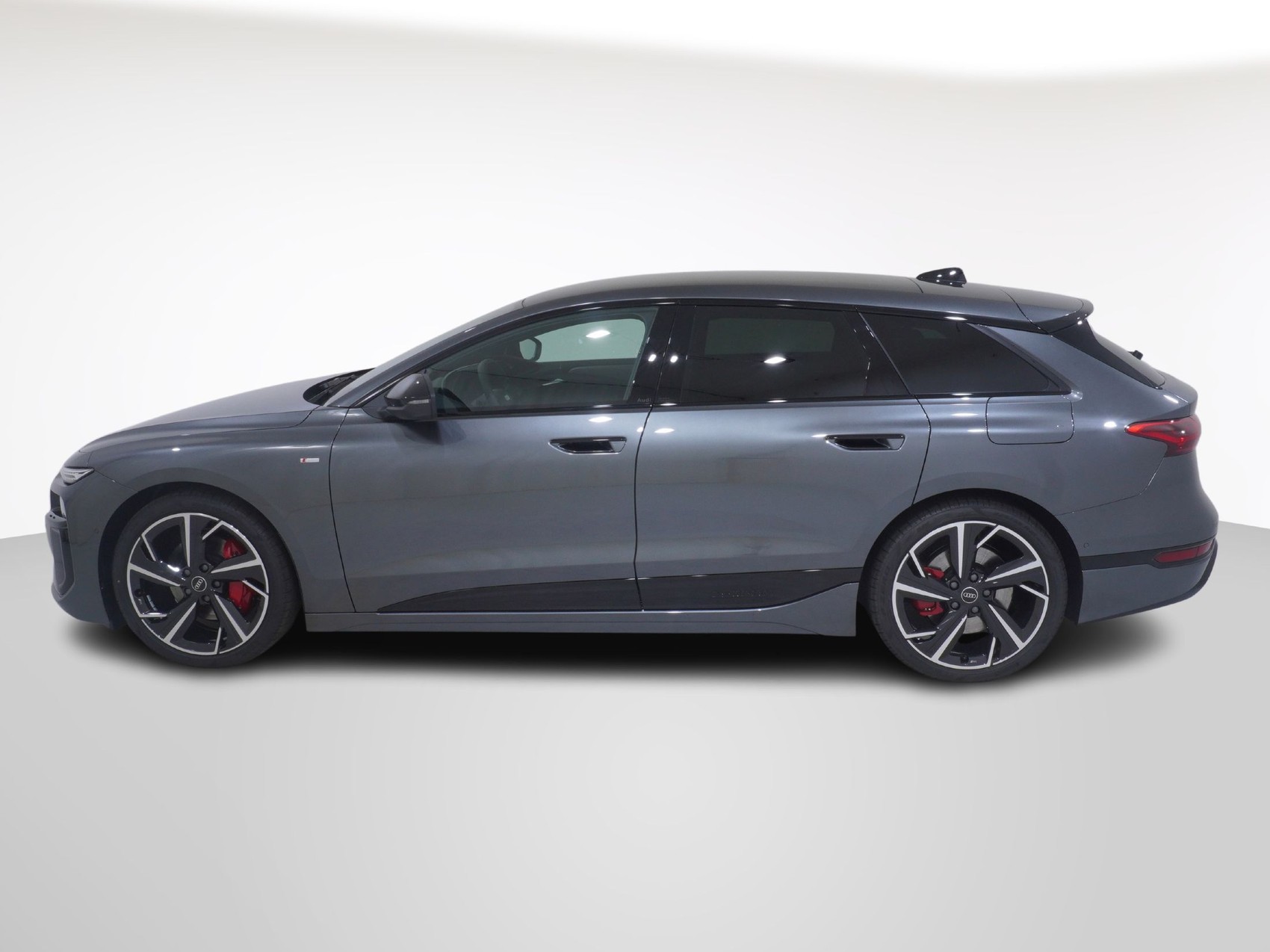 AUDI A6 e-tron Avant quattro S line-showroom-element-2