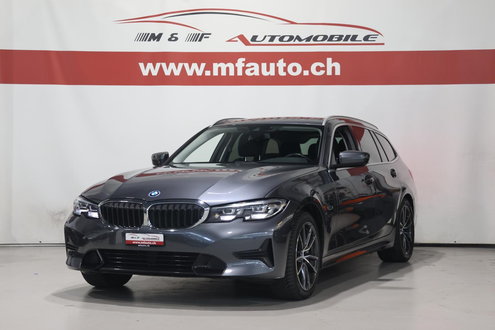BMW 330e xDrive Touring *CH-FAHRZEUG*