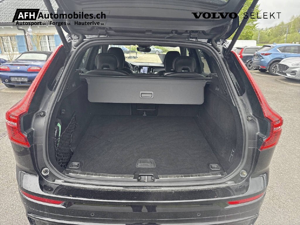 VOLVO XC60 2.0 B5 MH Ultimate Dark AWD-image-9