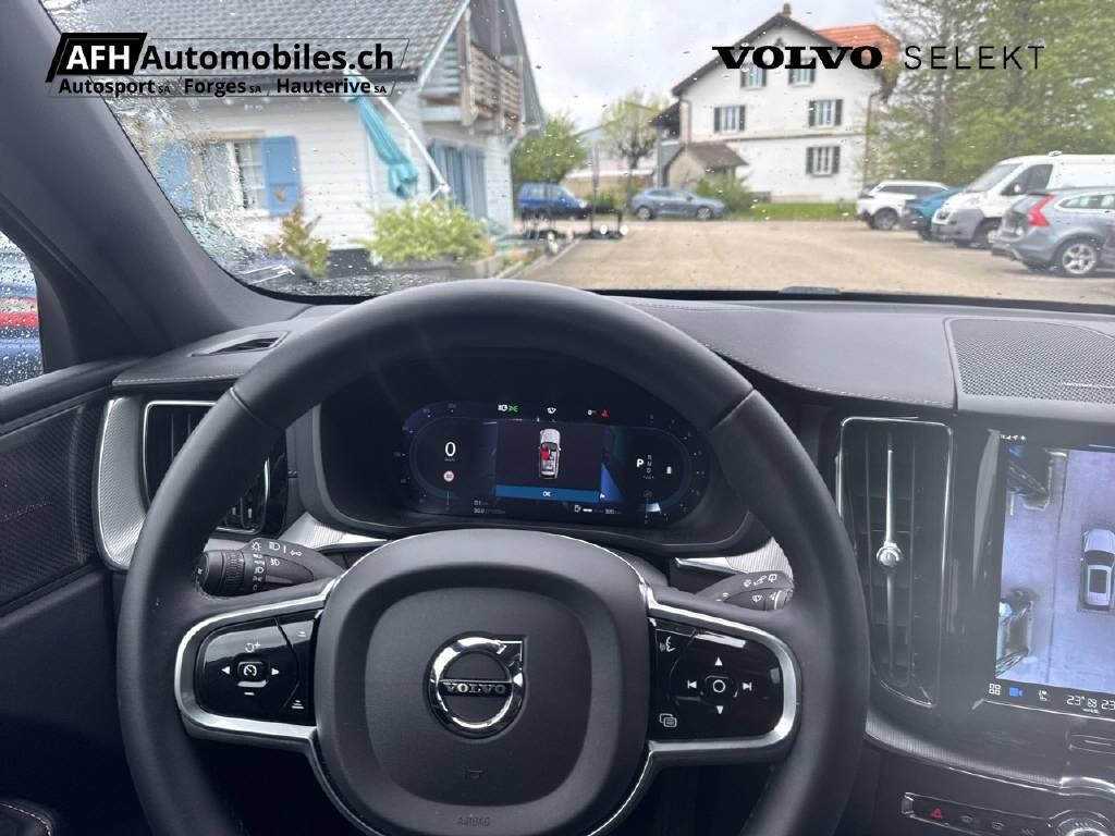 VOLVO XC60 2.0 B5 MH Ultimate Dark AWD-image-11