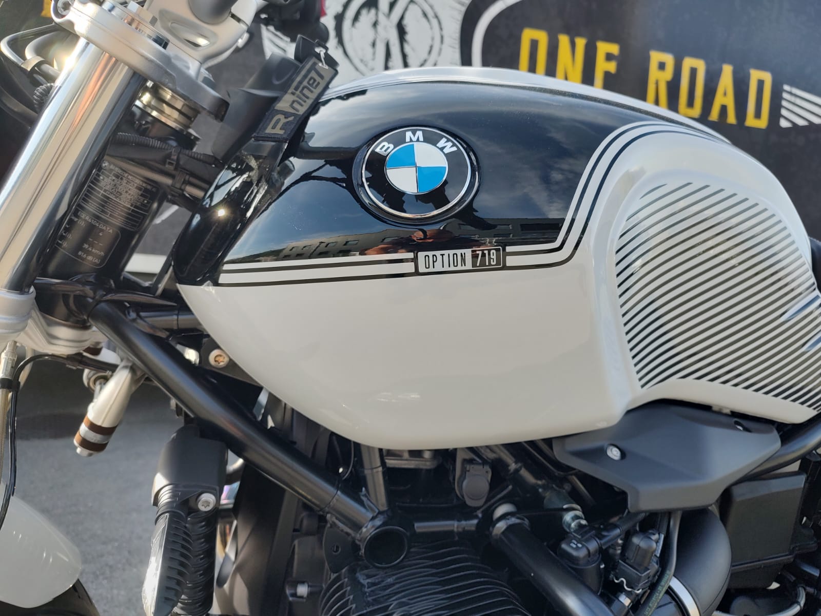 arrow bmw r nine t