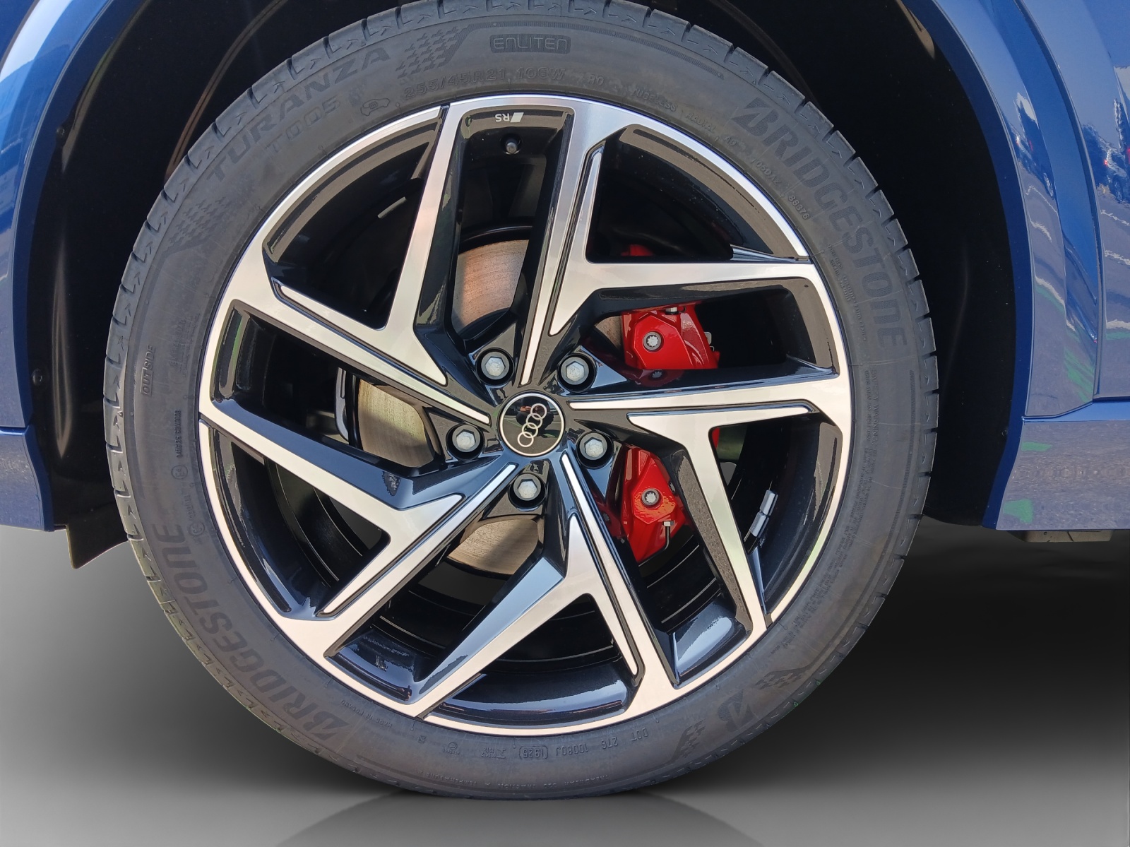 AUDI Q6 Sportback e-tron quattro-image-15