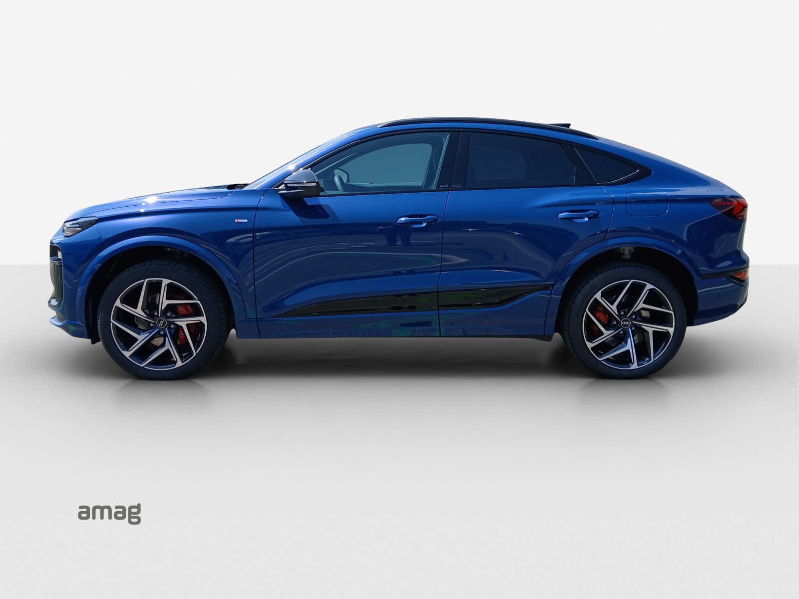 AUDI Q6 Sportback e-tron quattro-showroom-element-1