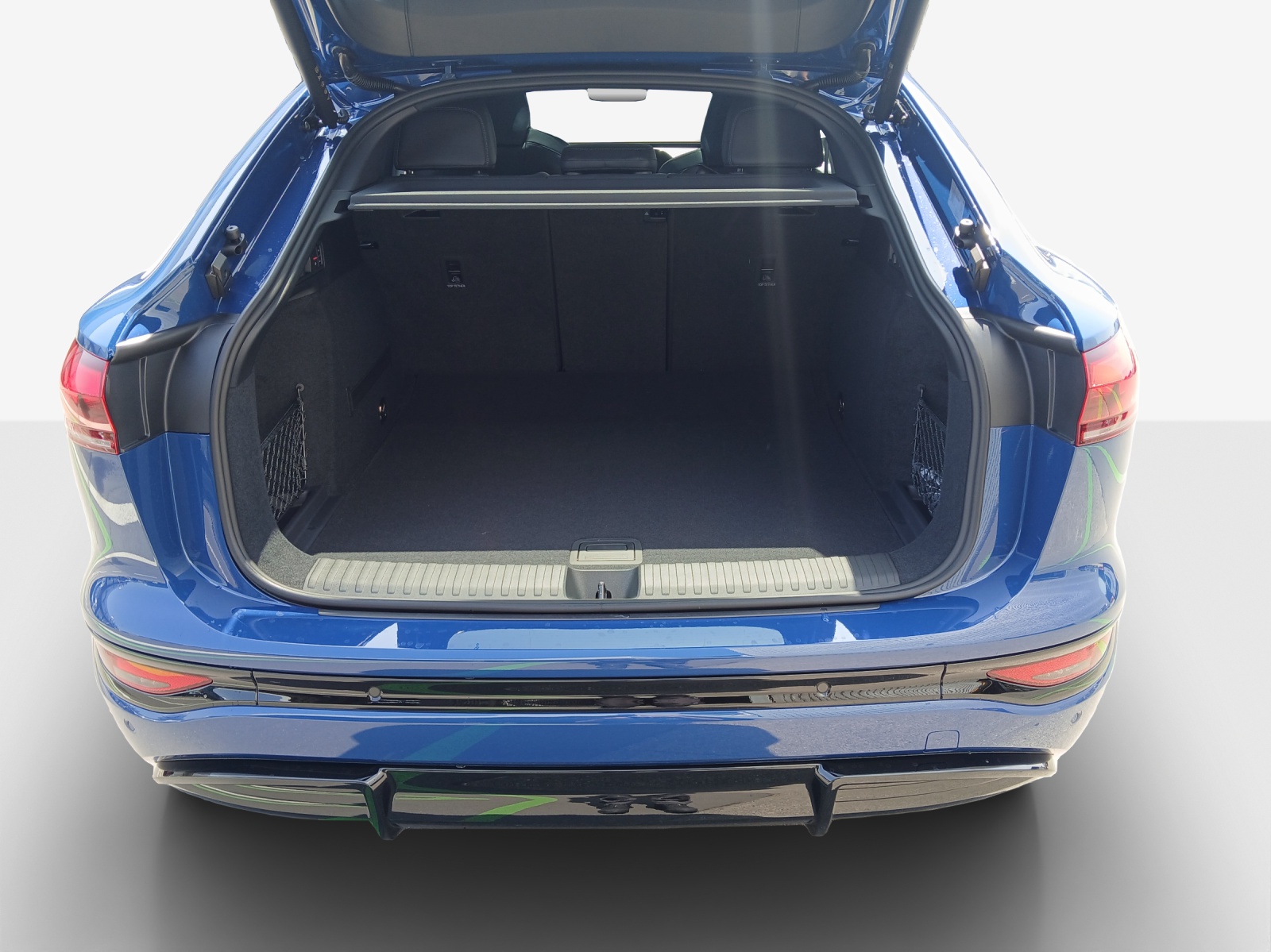 AUDI Q6 Sportback e-tron quattro-image-12