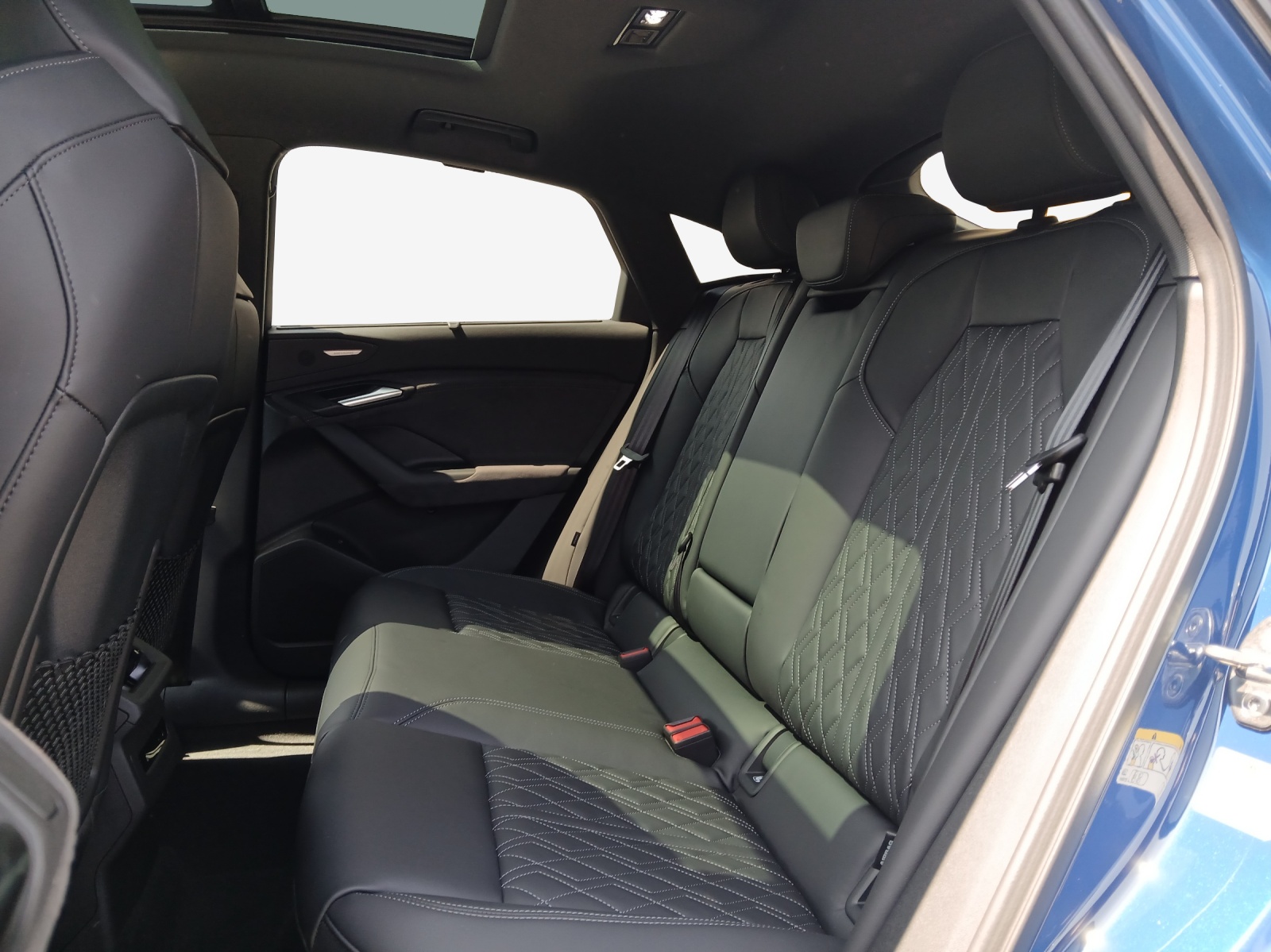 AUDI Q6 Sportback e-tron quattro-image-11