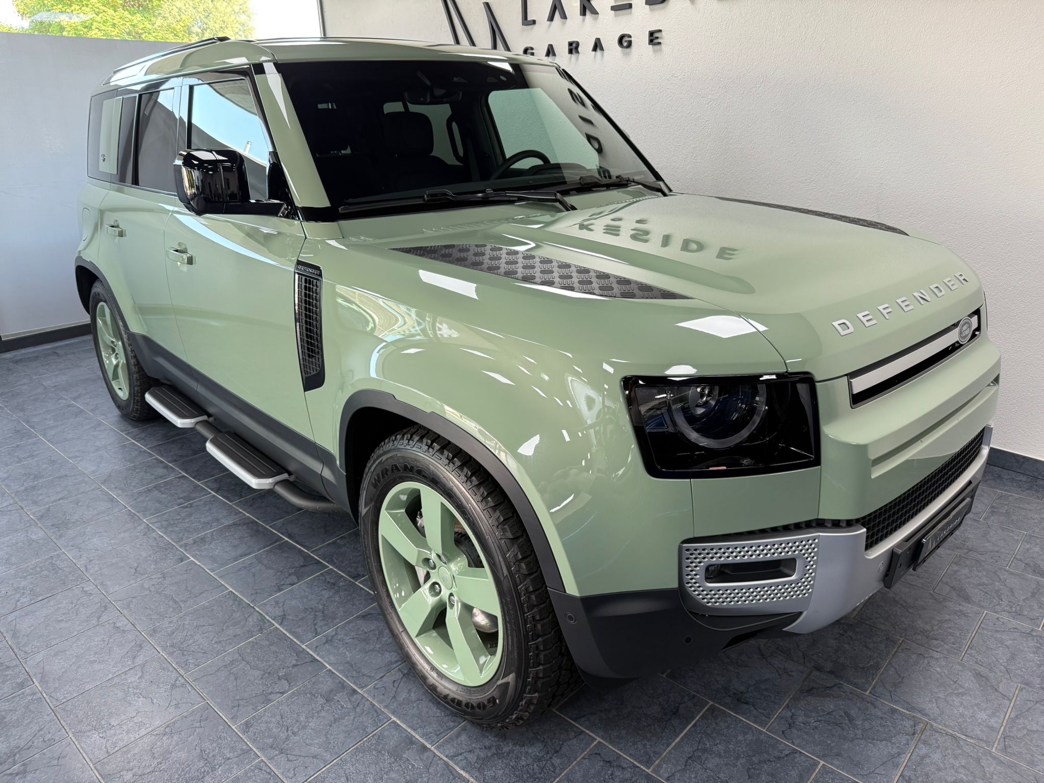 LAND ROVER Defender 110 3.0 D (SUV / Geländewagen) Land Rover LAND ROVER Defender 110 3.0 D (SUV / Geländewagen)