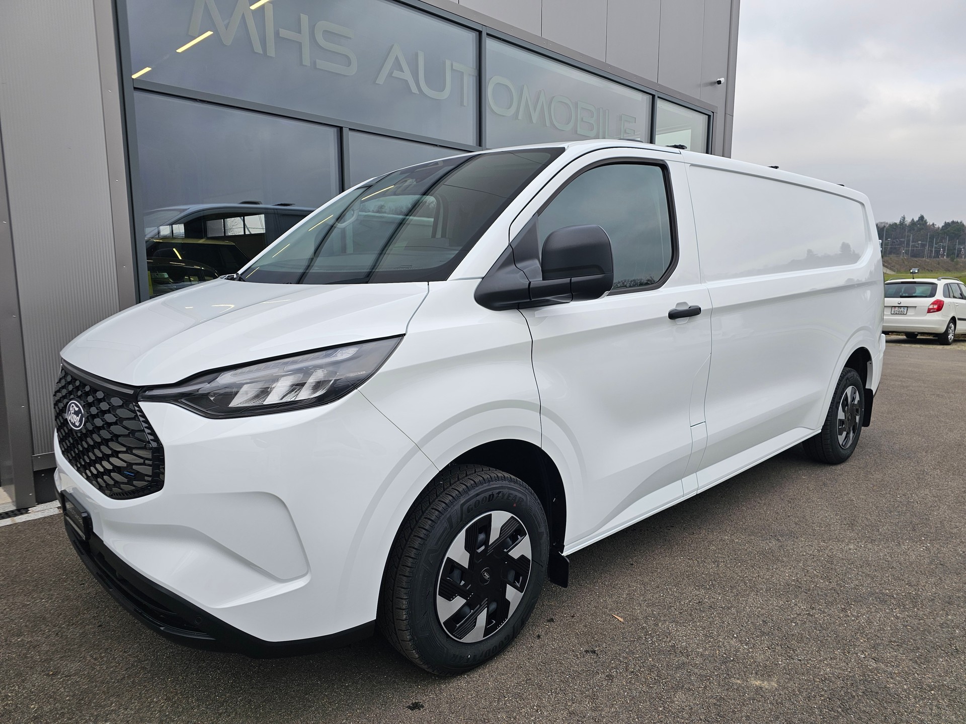 Ford Transit Custom Van 340 L2H1 65kWh Trend