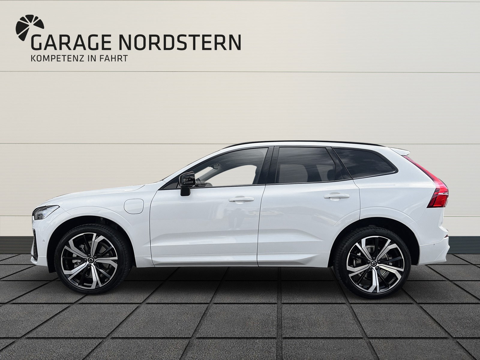 VOLVO XC60 2.0 T6 TE XCENTRIC eAWD-showroom-element-1