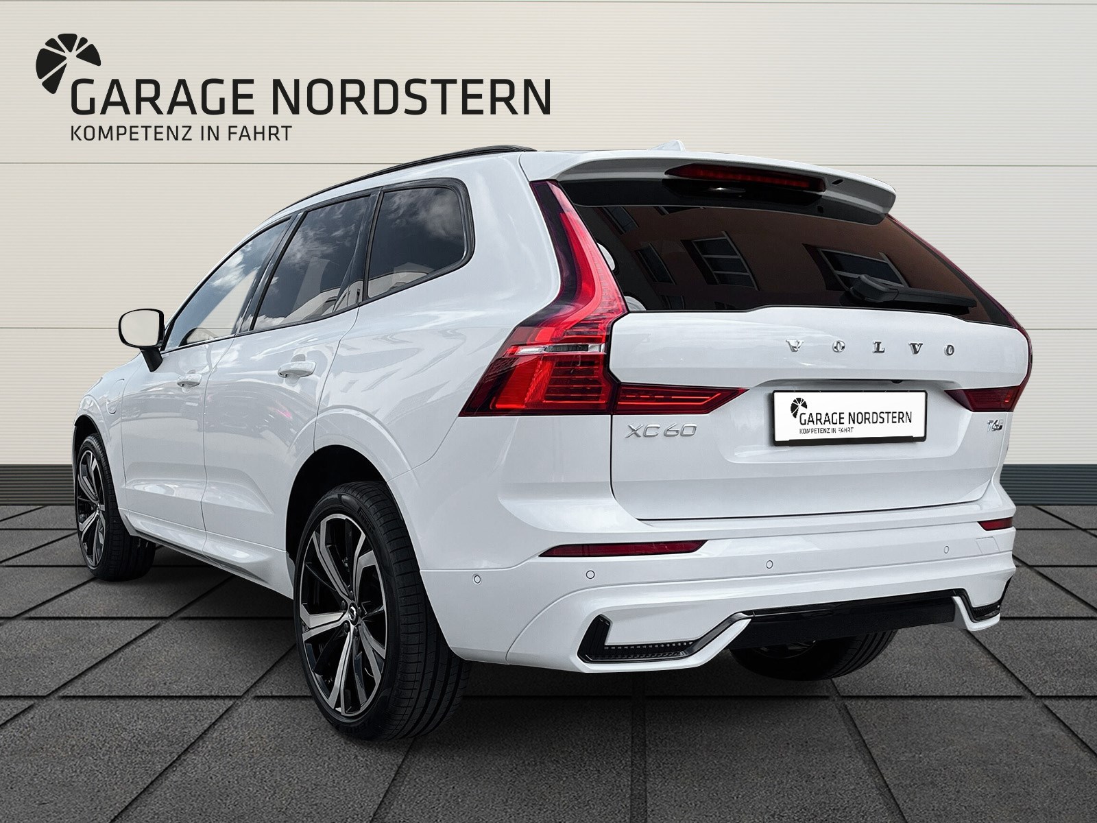 VOLVO XC60 2.0 T6 TE XCENTRIC eAWD-showroom-element-2