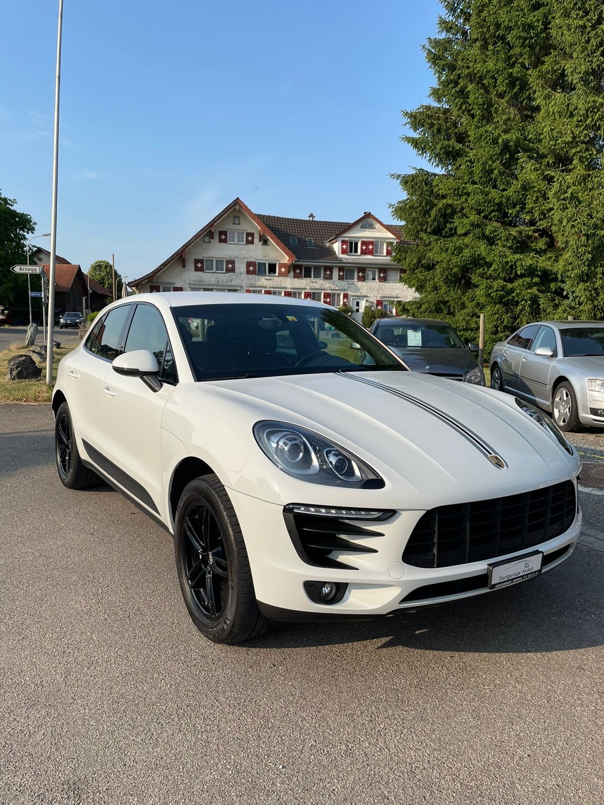 PORSCHE Macan S-image-5