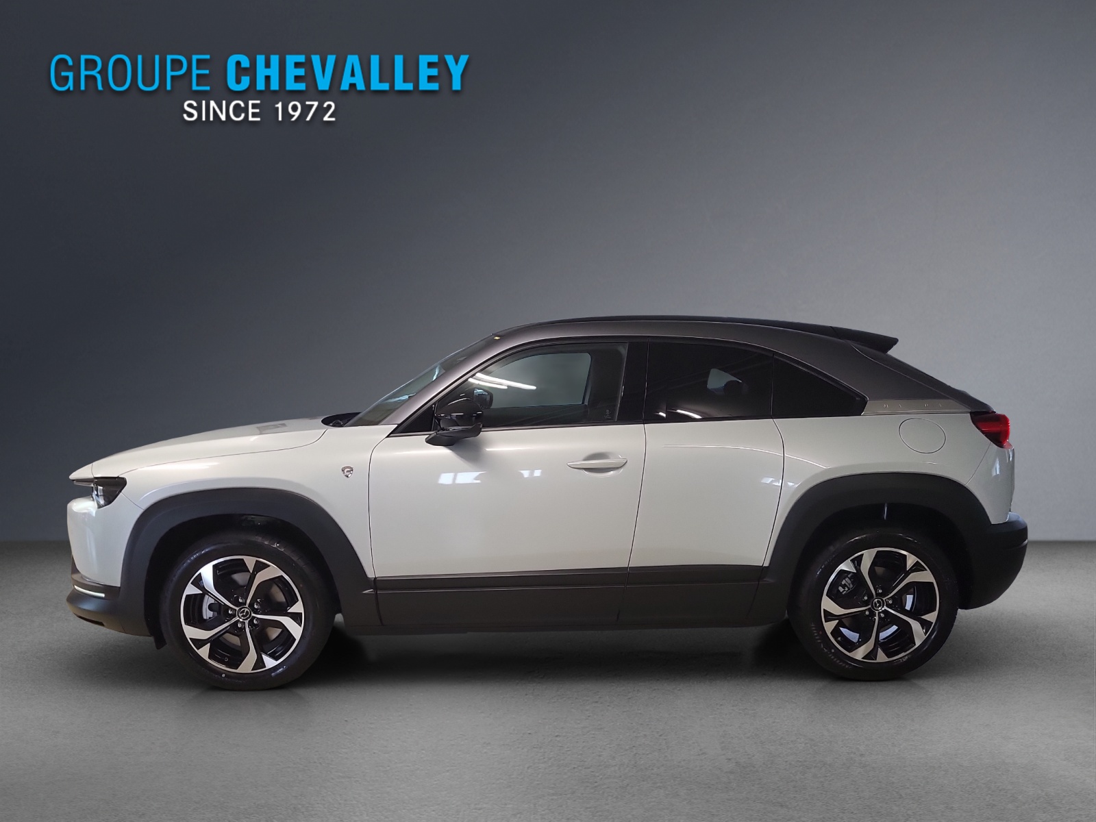 MAZDA MX-30 PHEV e-Skyactiv R-EV 170 Makoto-showroom-element-3