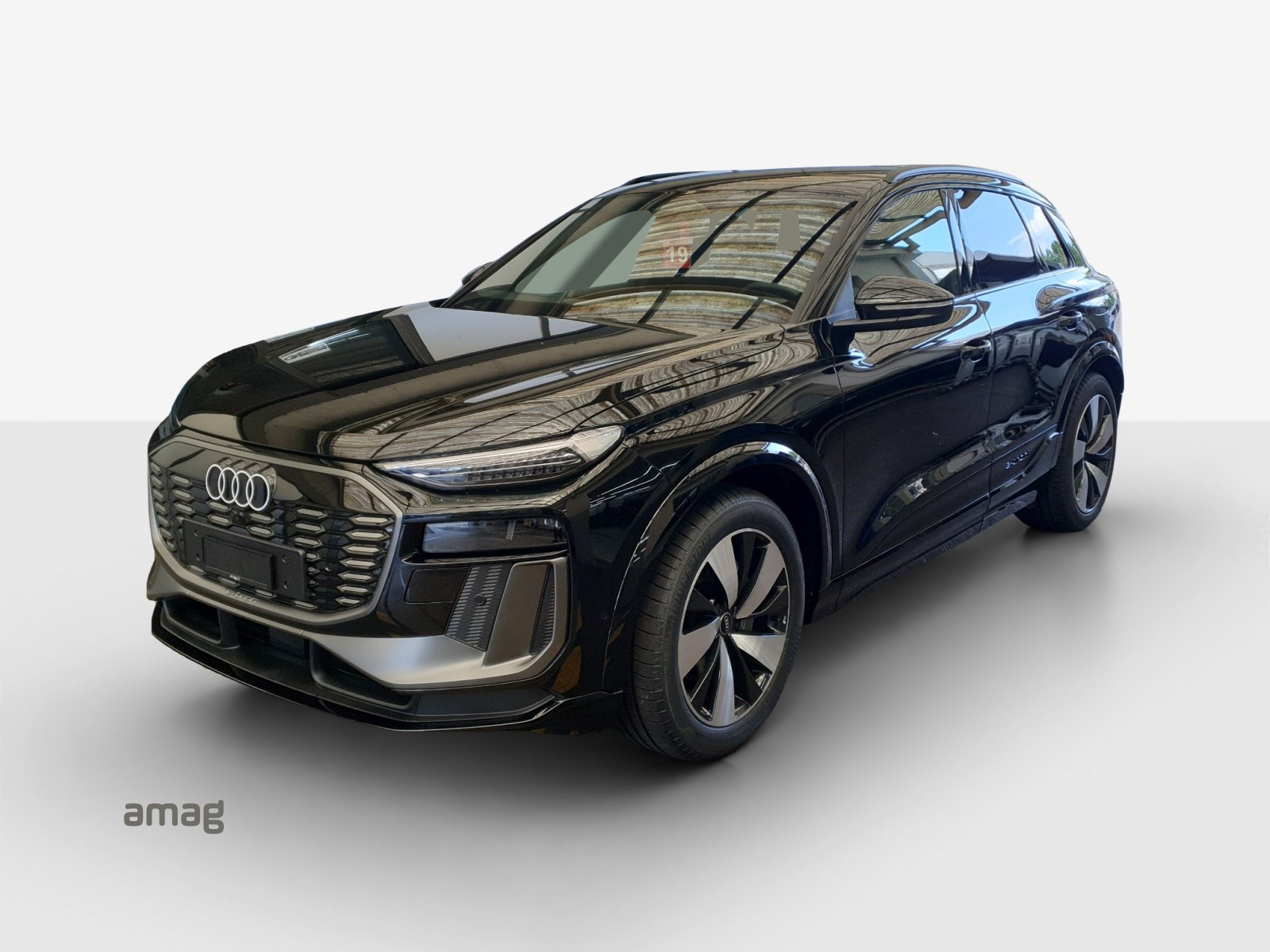 AUDI Q6 e-tron quattro