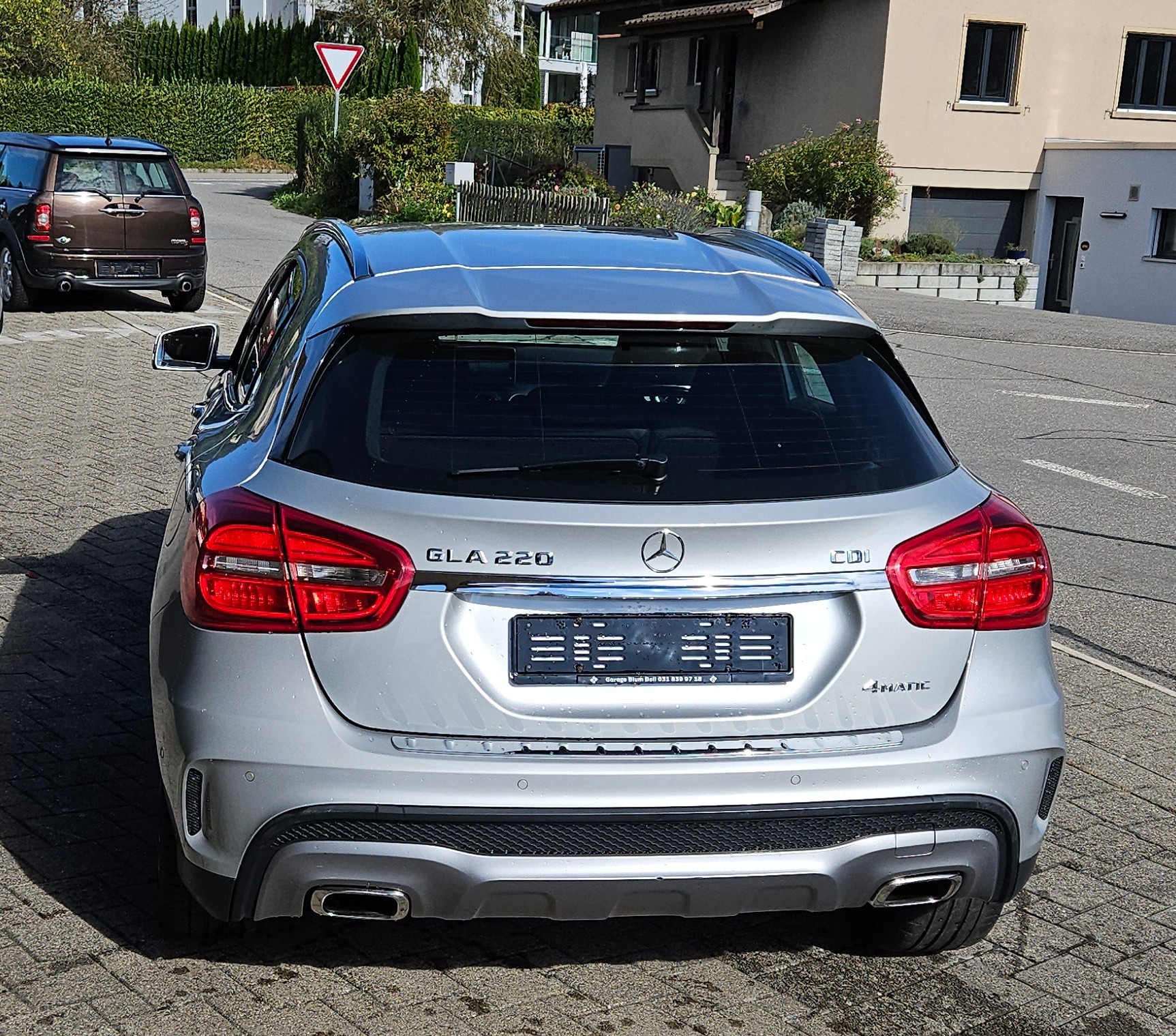 MERCEDES-BENZ GLA 220 CDI AMG Line 4Matic 7G-DCT-showroom-element-3