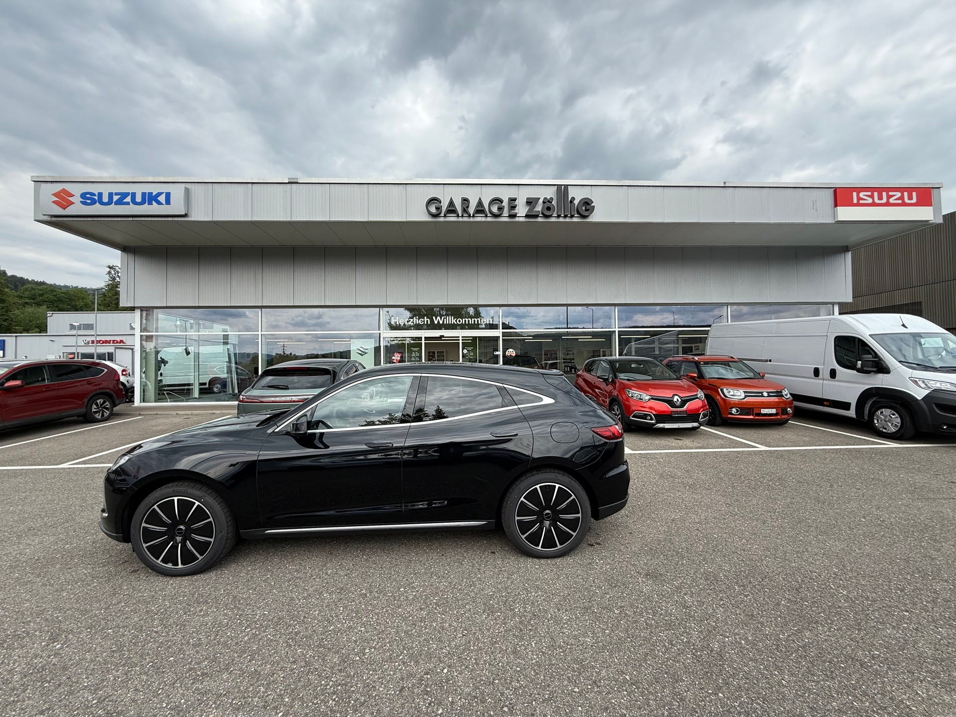 SERES 5 Garage Zöllig - Finanzierung OHNE Zins möglich-showroom-element-2