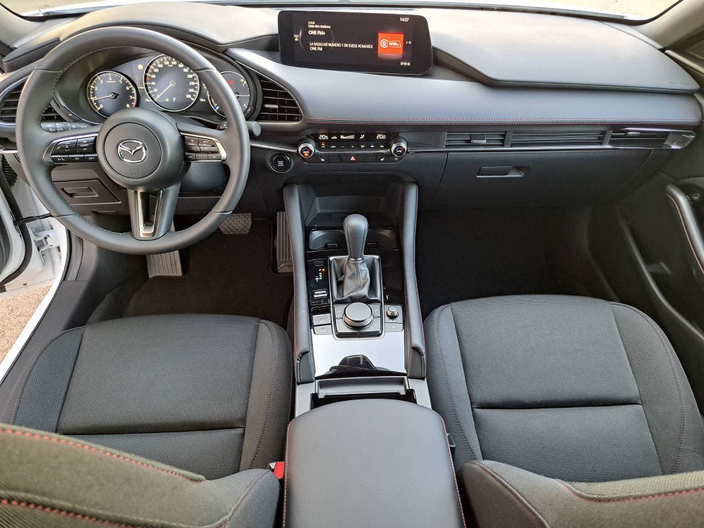 MAZDA 3 Hatchback 2.0 186cv Homura-image-11