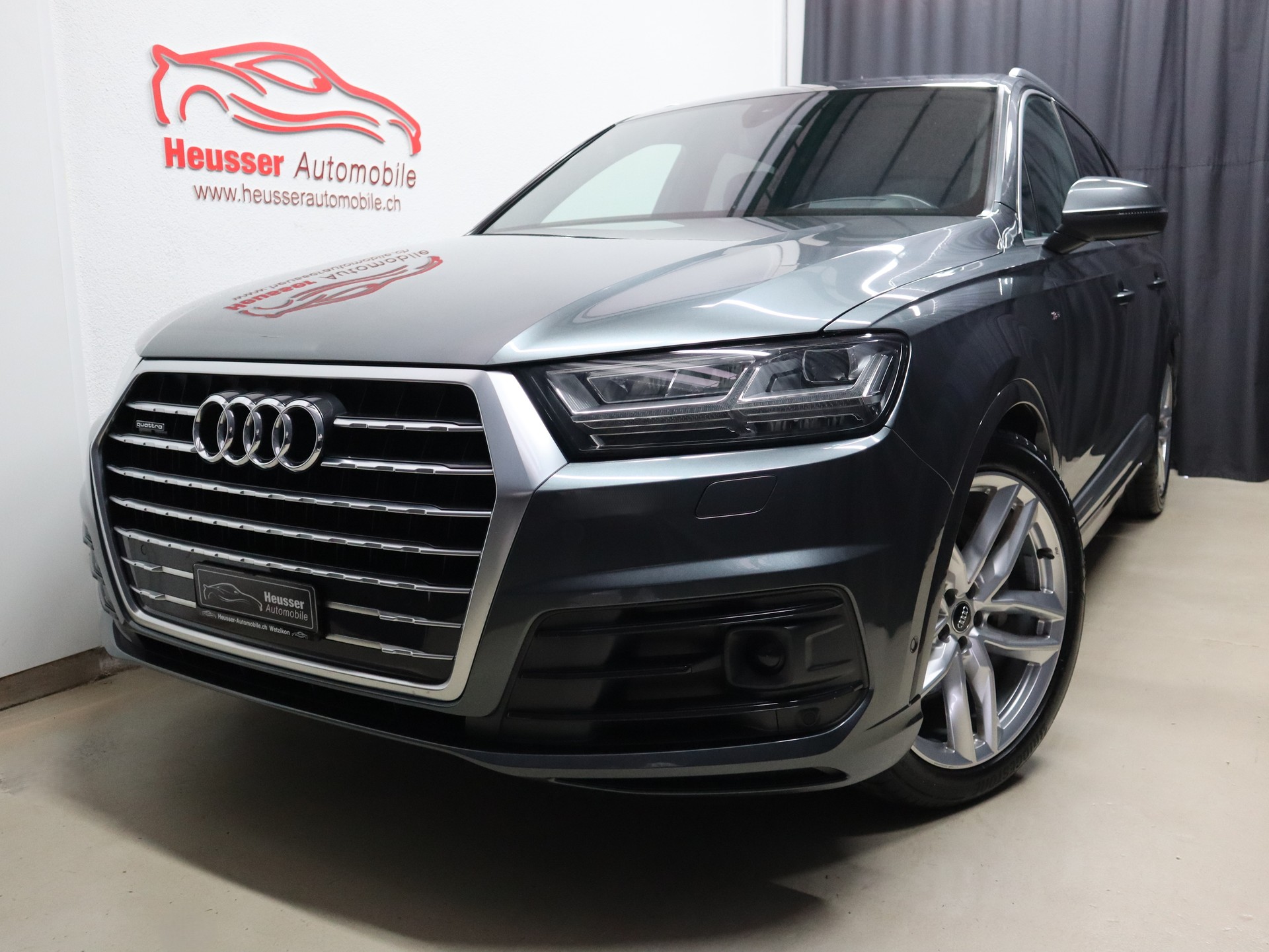 AUDI Q7 3.0 TDI quattro tiptronic S-Line - 7 Sitzplätze - Luftfederung - Night Vision - Head-Up - AHK - 272 PS