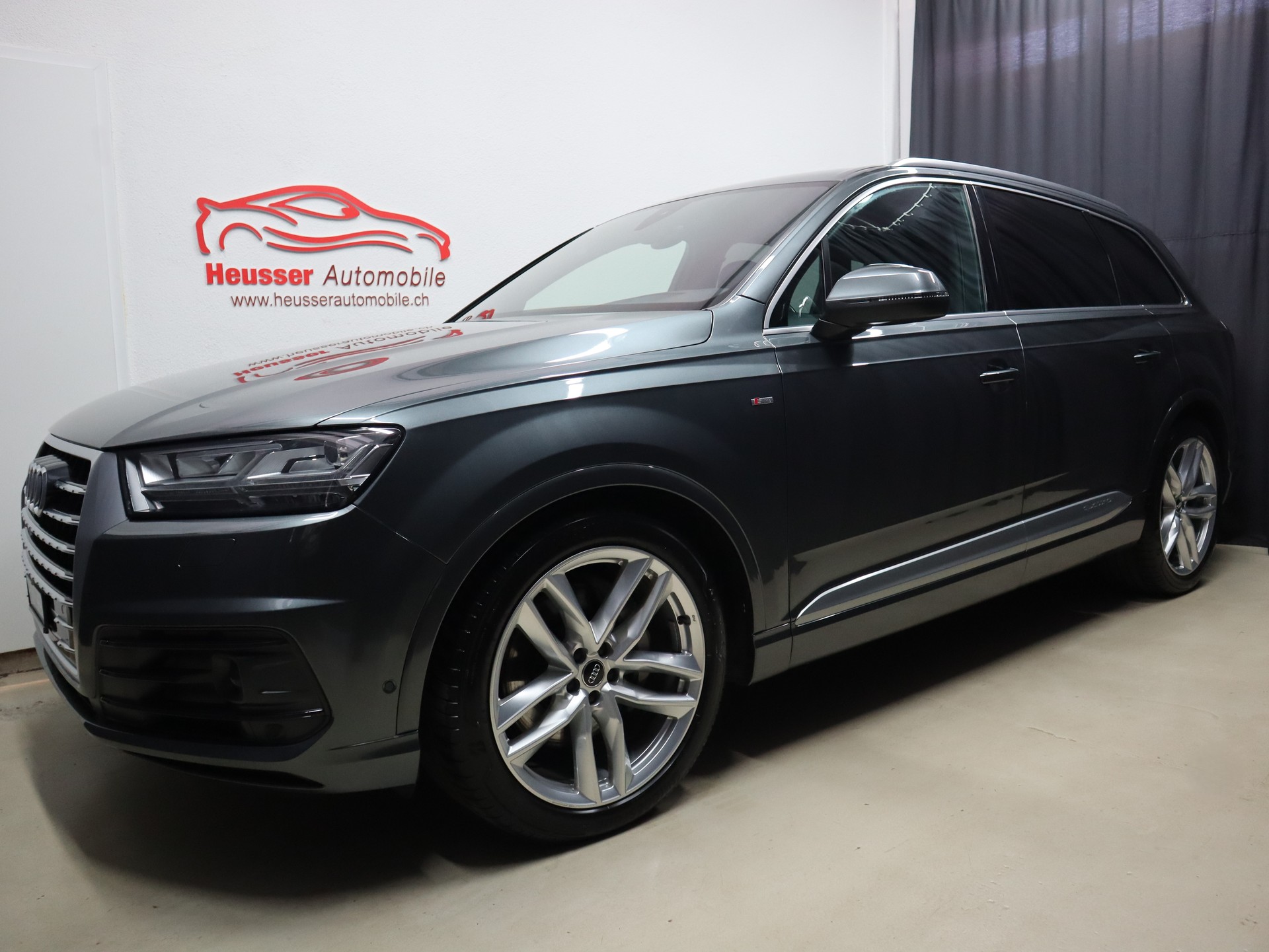AUDI Q7 3.0 TDI quattro tiptronic S-Line - 7 Sitzplätze - Luftfederung - Night Vision - Head-Up - AHK - 272 PS-showroom-element-1