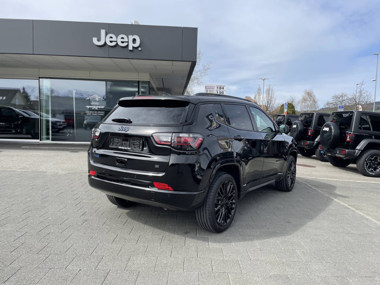 JEEP Compass 1.3 S Plus Sky 4xe-image-2