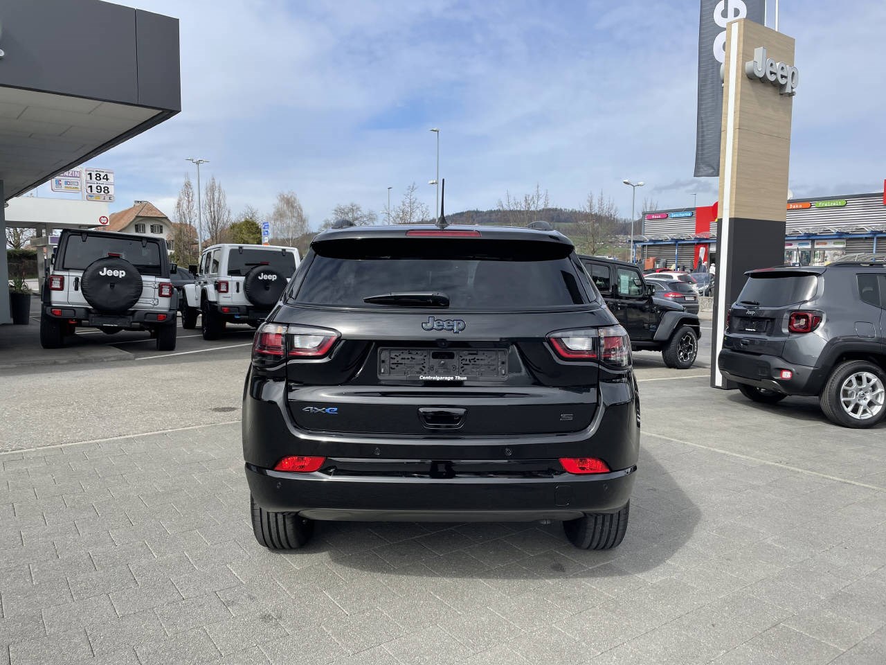 JEEP Compass 1.3 S Plus Sky 4xe-image-3
